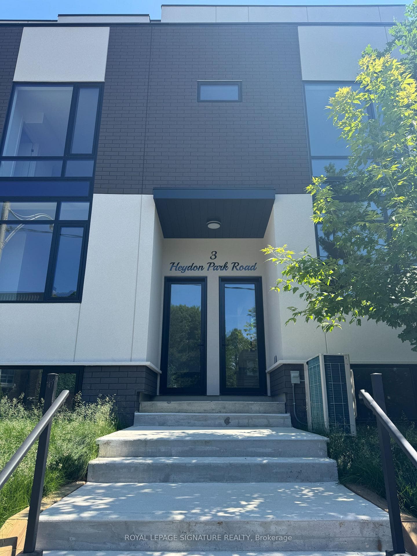 3 Heydon Park Road Unit Main/Upper photo 2