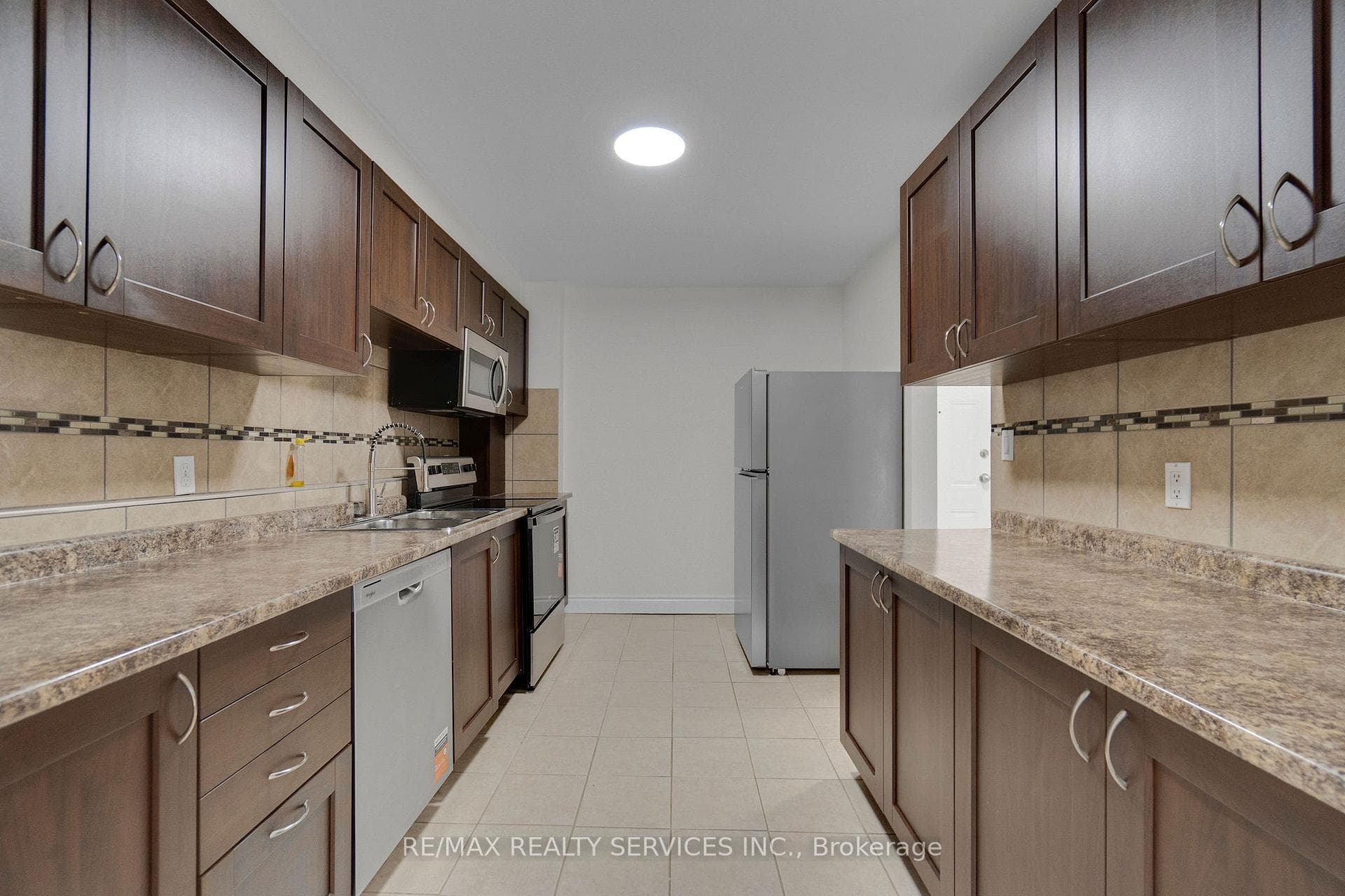 1140 Tavistock Drive Unit 8 photo 6