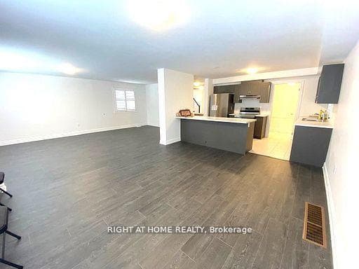 14 Millcreek Drive photo 3