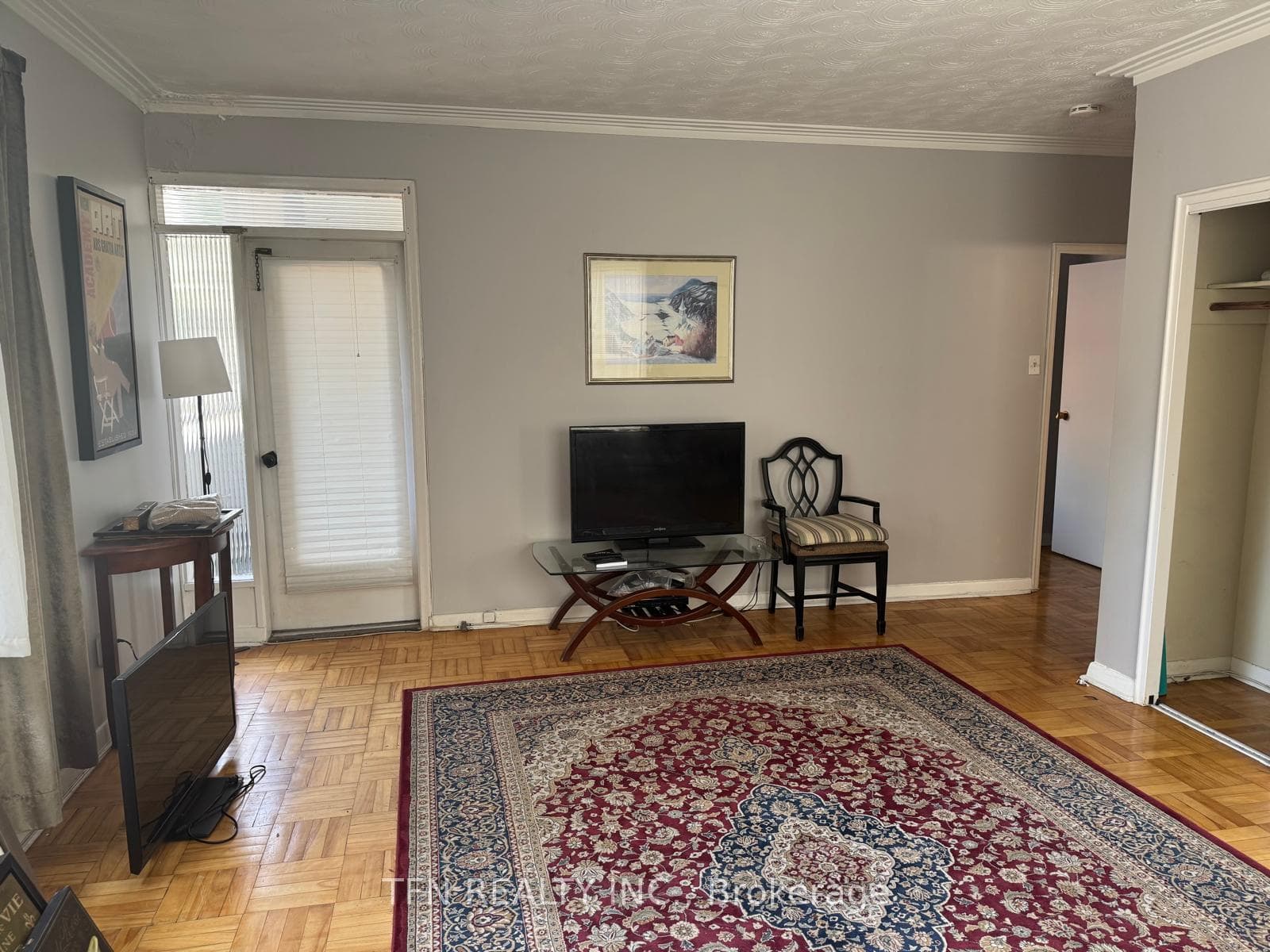 1112 Avenue Road Unit 102 photo 7