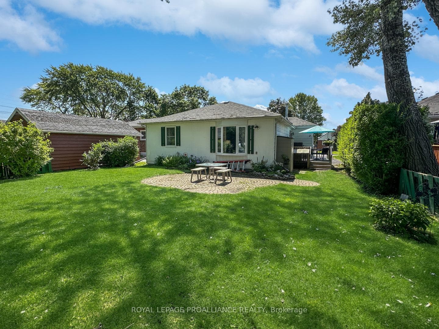 504 Bridge Street photo 34