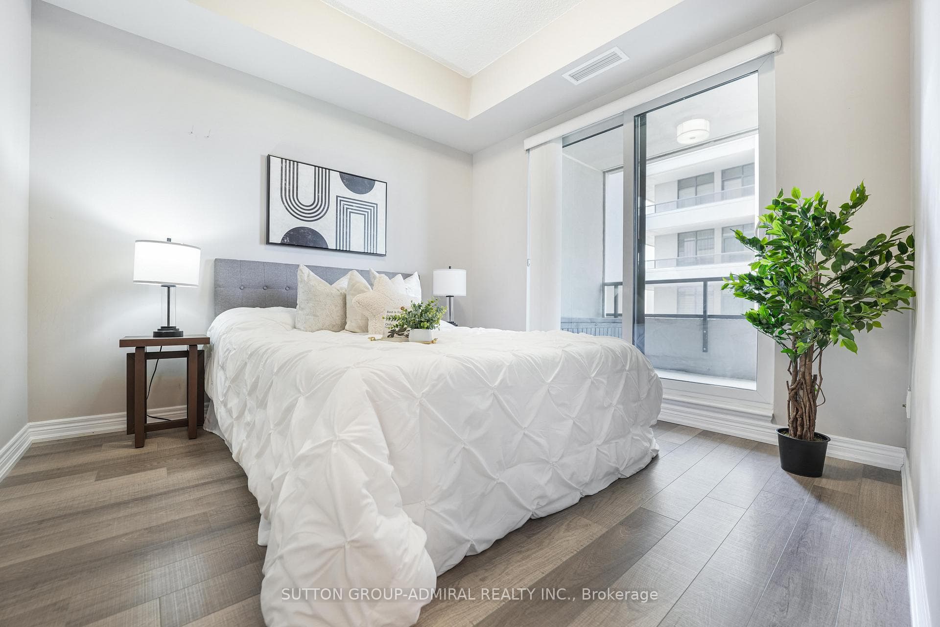 9255 Jane Street Unit 1016 photo 13
