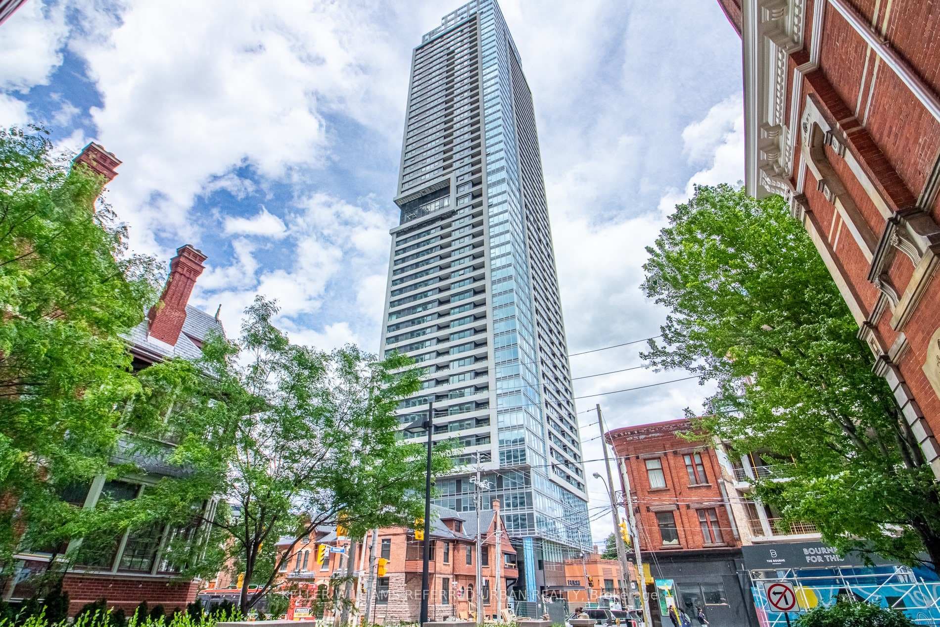 609 Sherbourne Street Unit 2104 photo 27