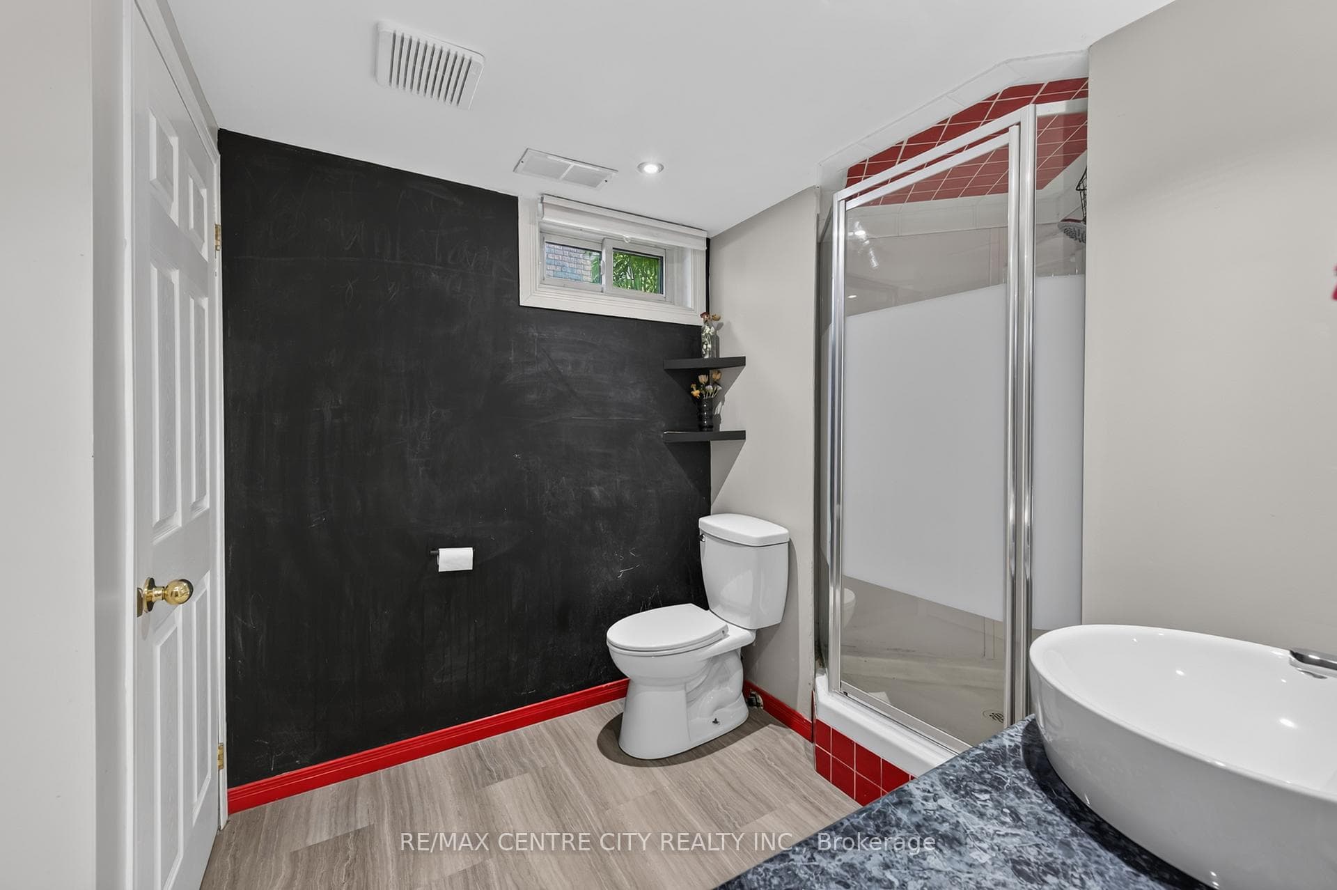 15 Cavanaugh Crescent photo 43