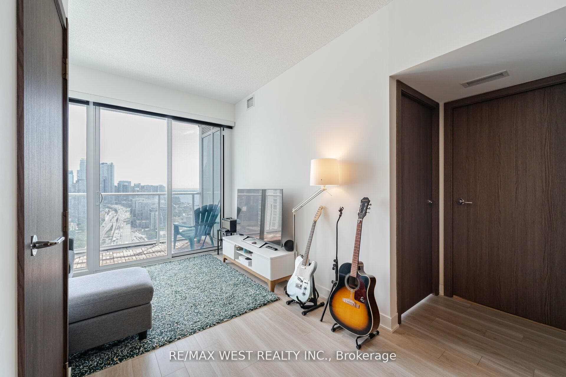 17 Bathurst Street Unit 3912 photo 10