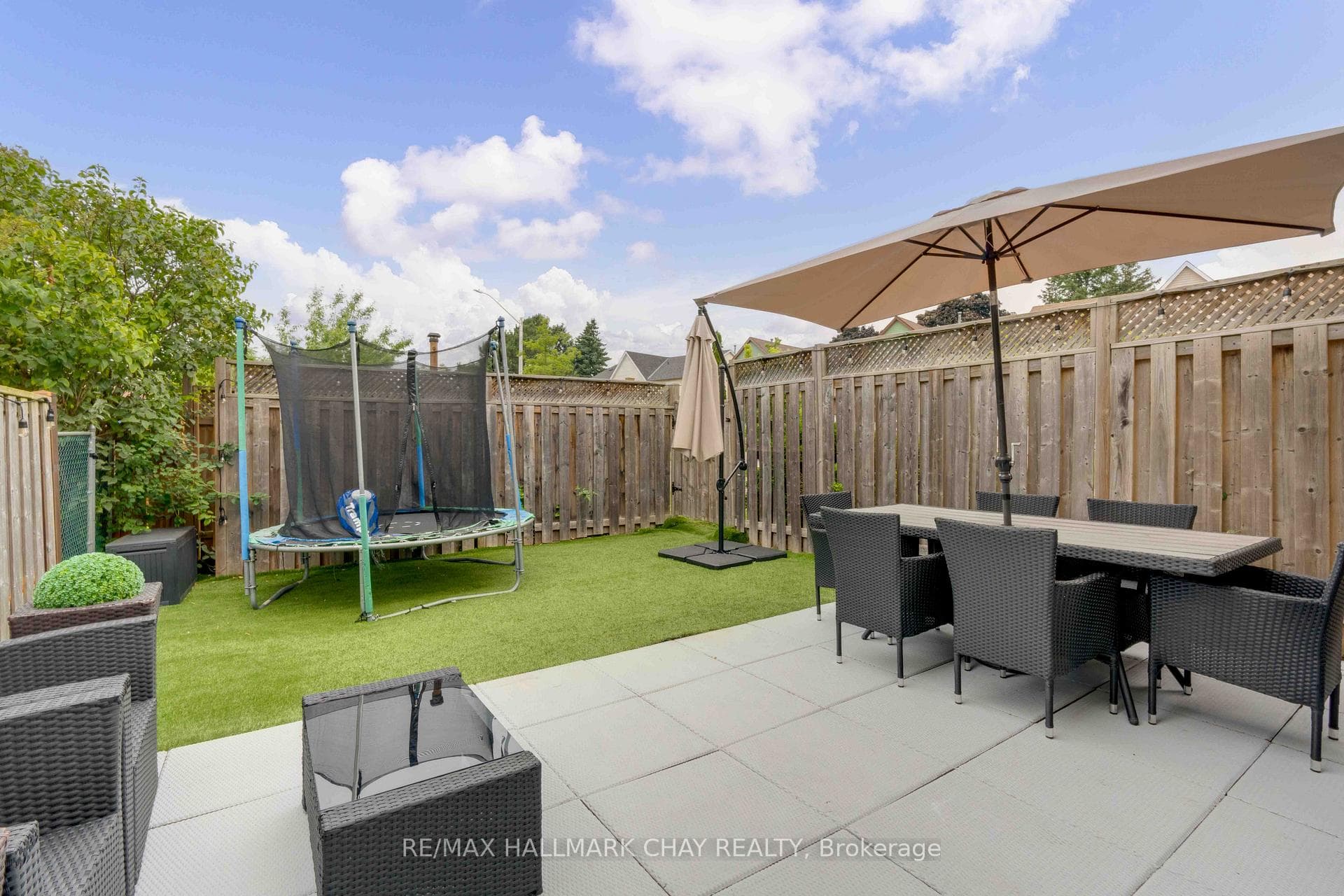 31 Sparklett Crescent photo 14
