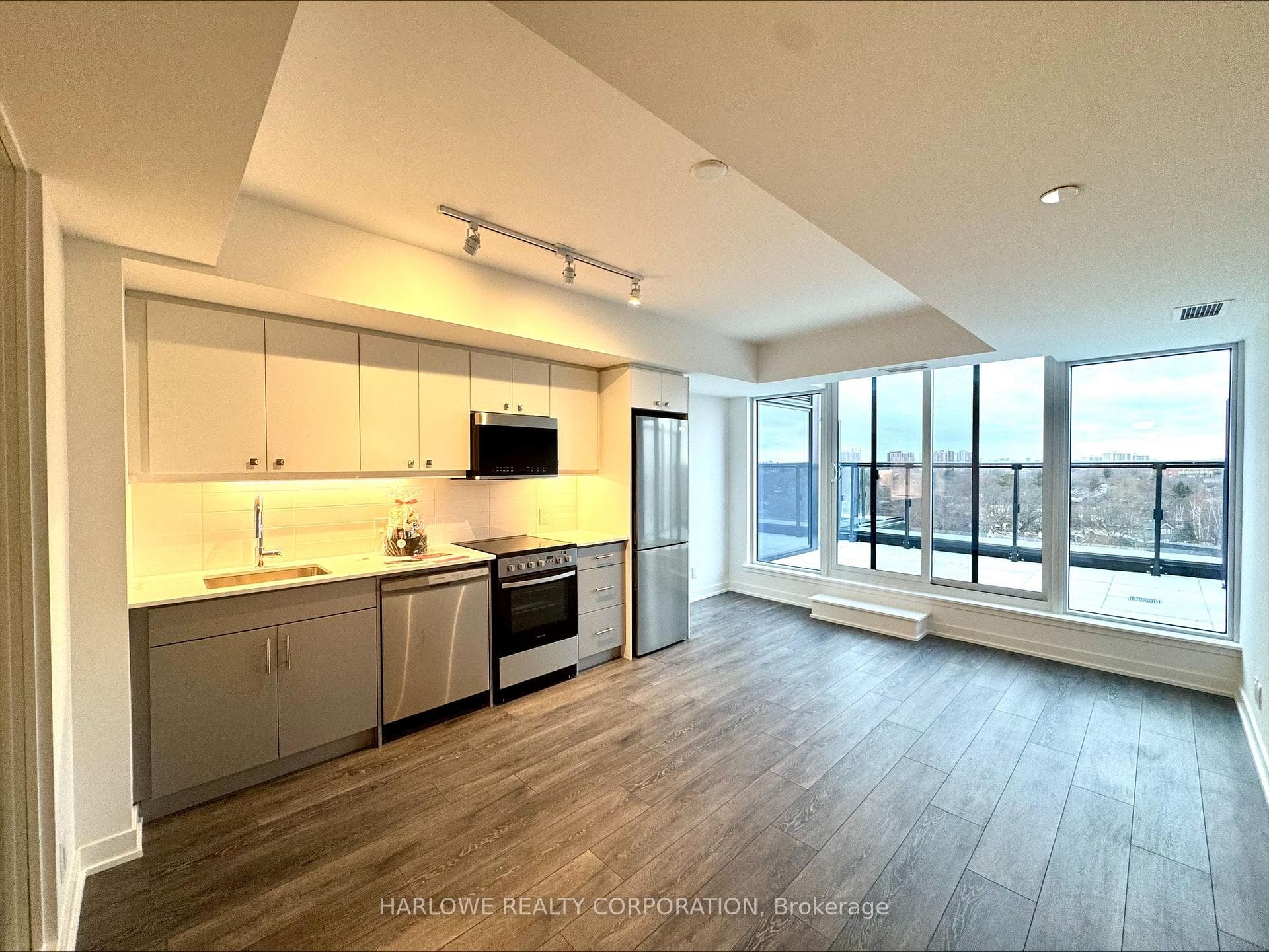 2 Manderley Drive Unit 803 photo 1
