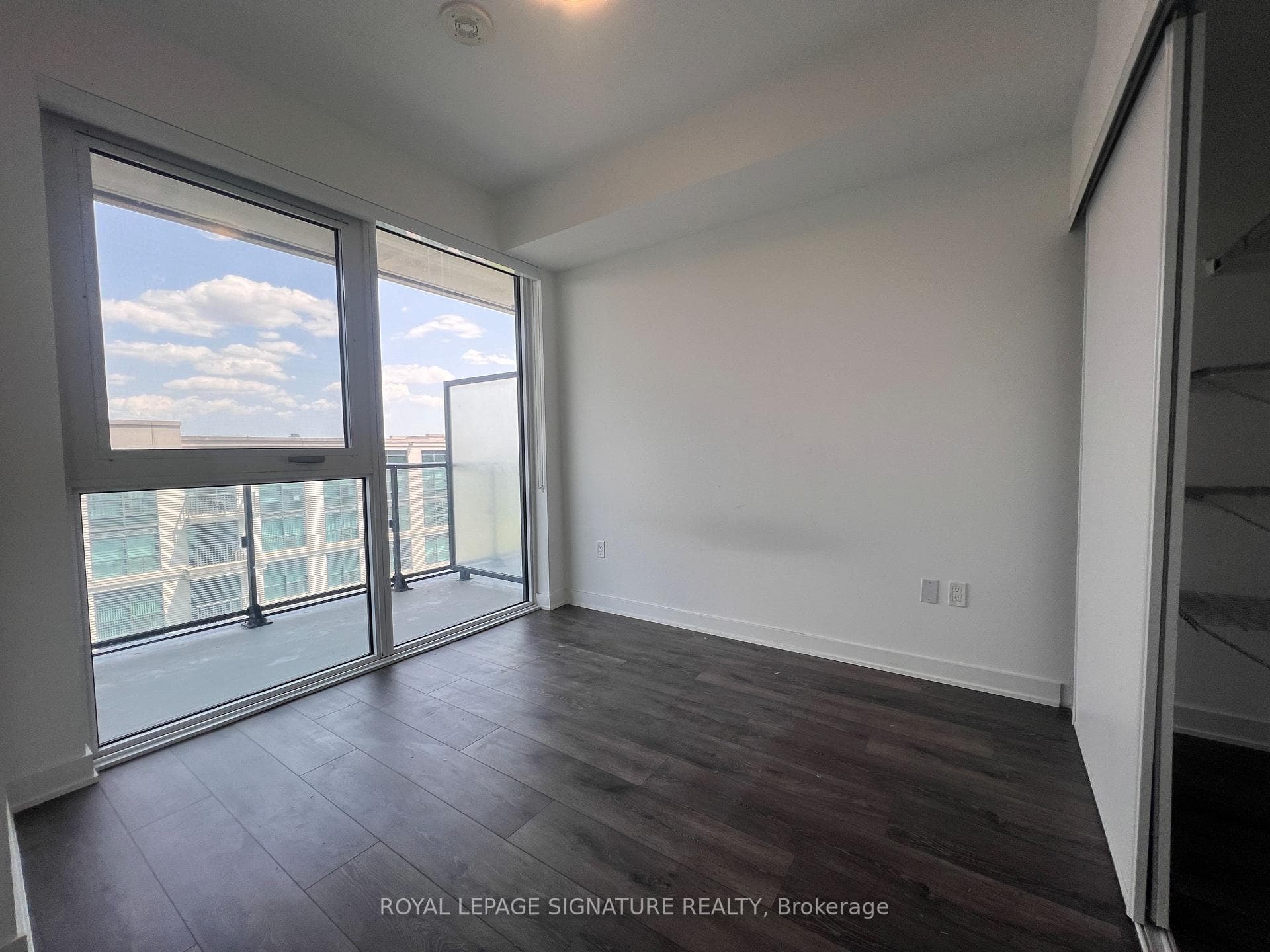 105 Oneida Crescent Unit 1107 photo 5