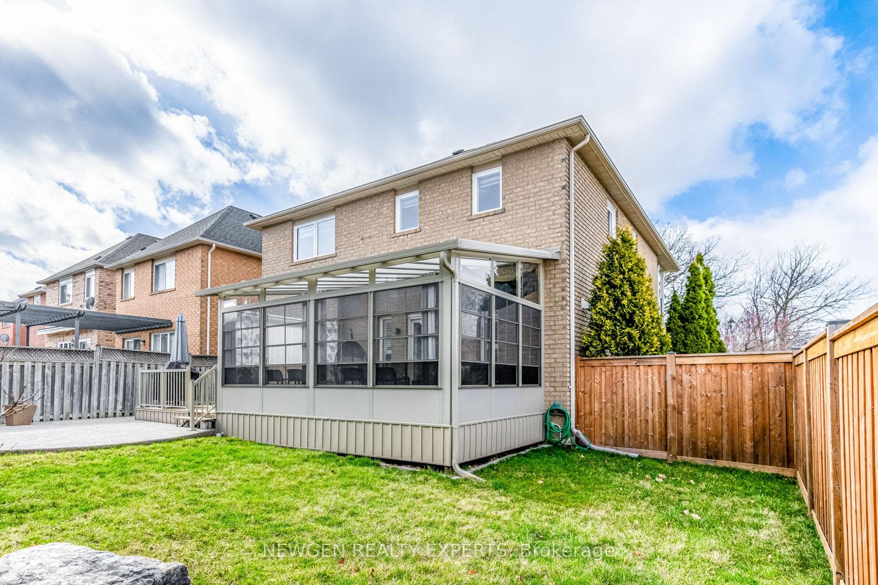 1014 Waubanoka Way photo 38