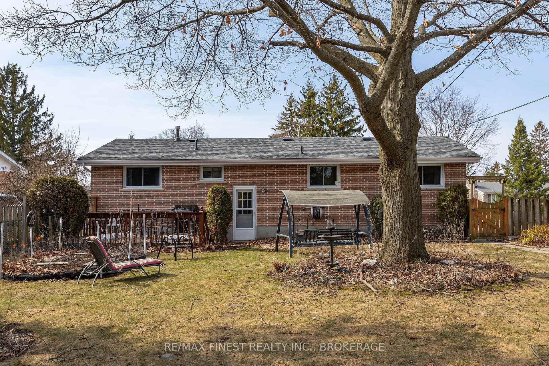 1076 Lincoln Drive photo 10
