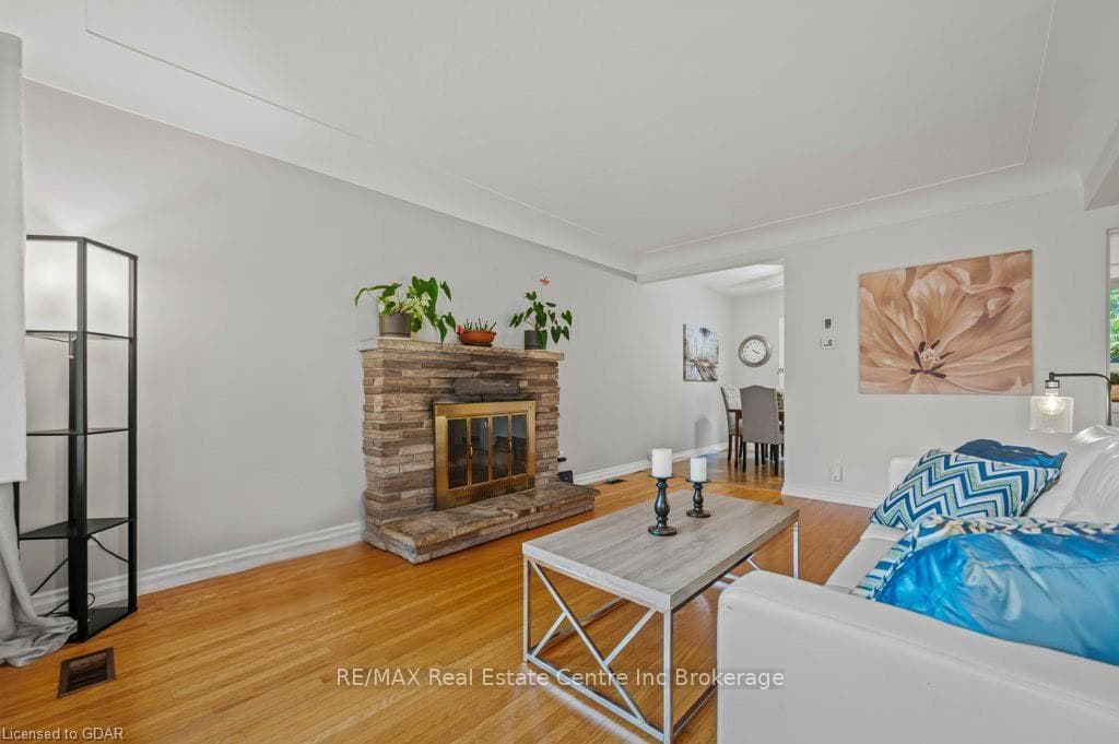 25 CALLANDER Drive photo 5