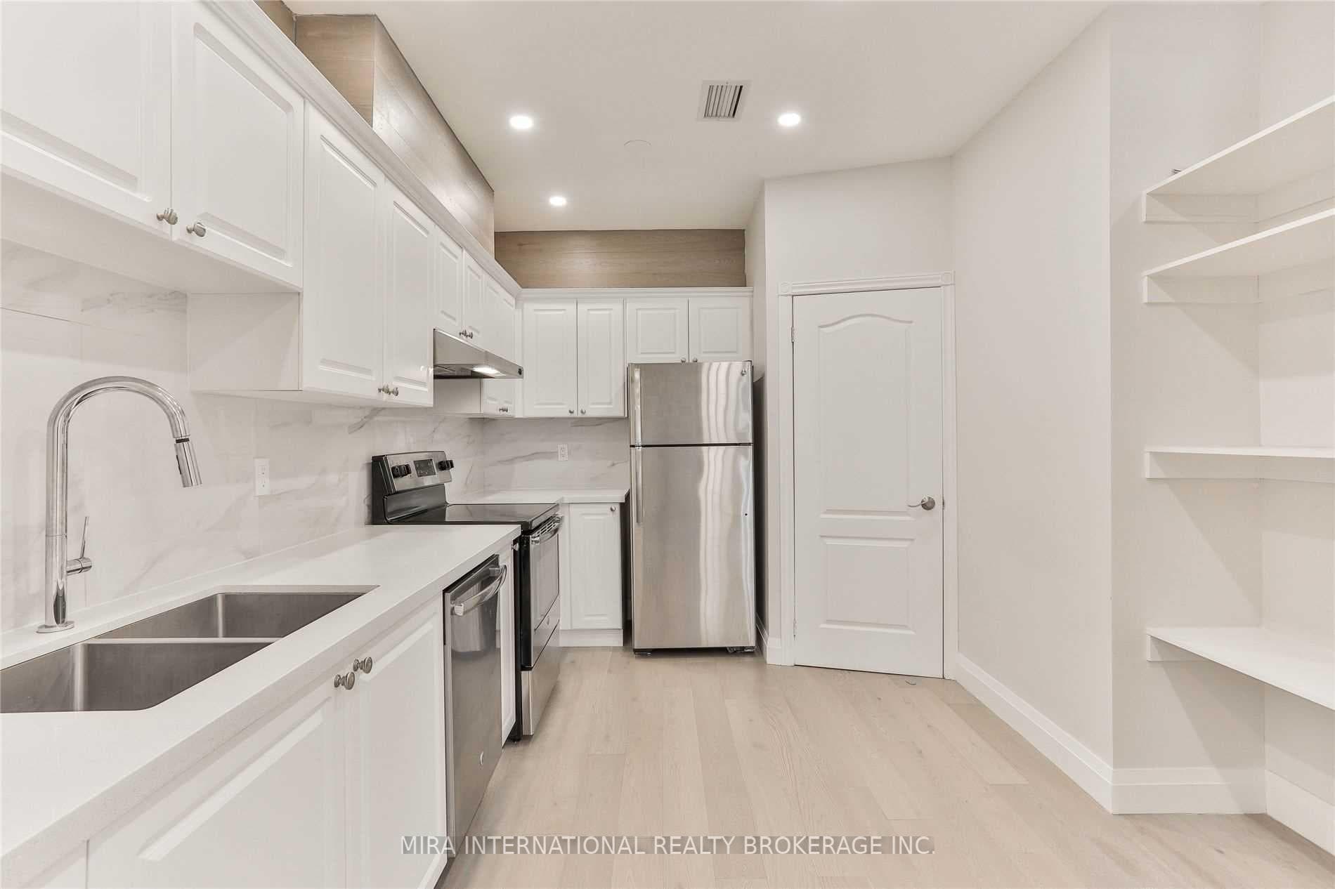 393 King Street Unit 810 photo 2