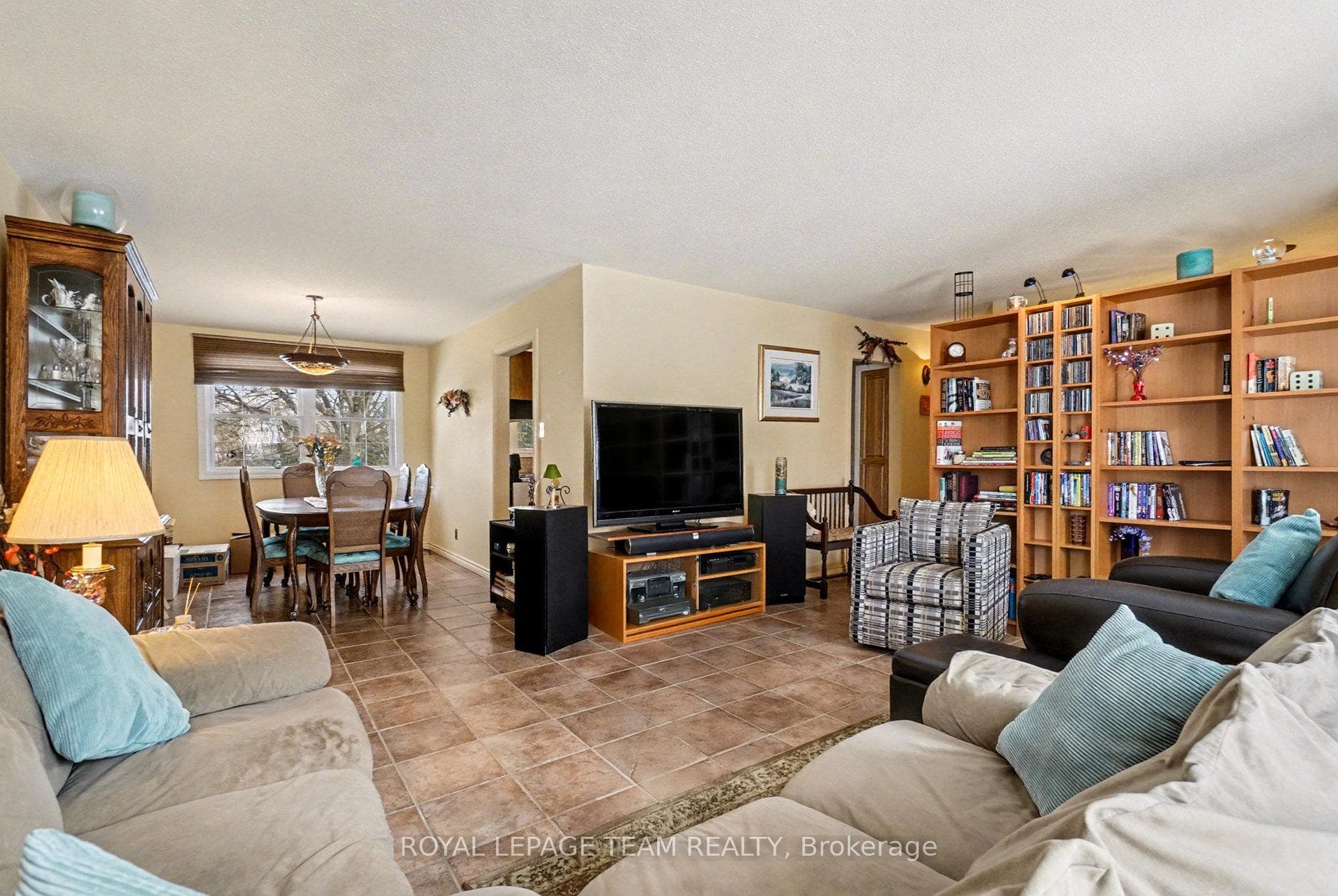 30 Juniper Court photo 3