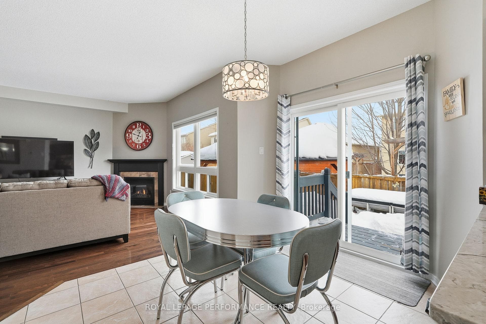 112 Jade Street photo 15