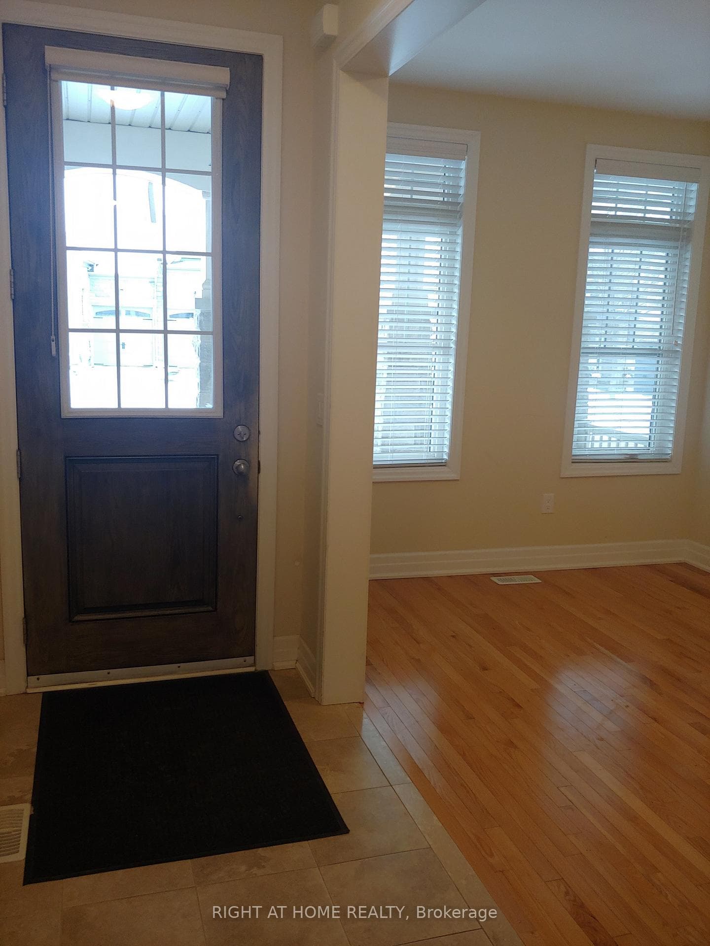 93 Alex Campbell Crescent photo 2