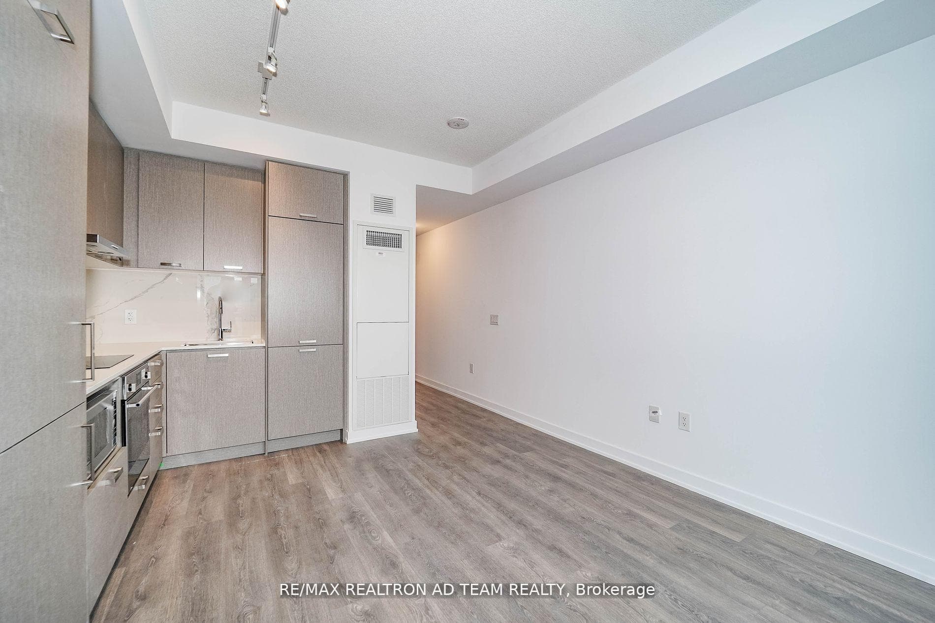 38 Honeycrisp Crescent Unit 1017 photo 14