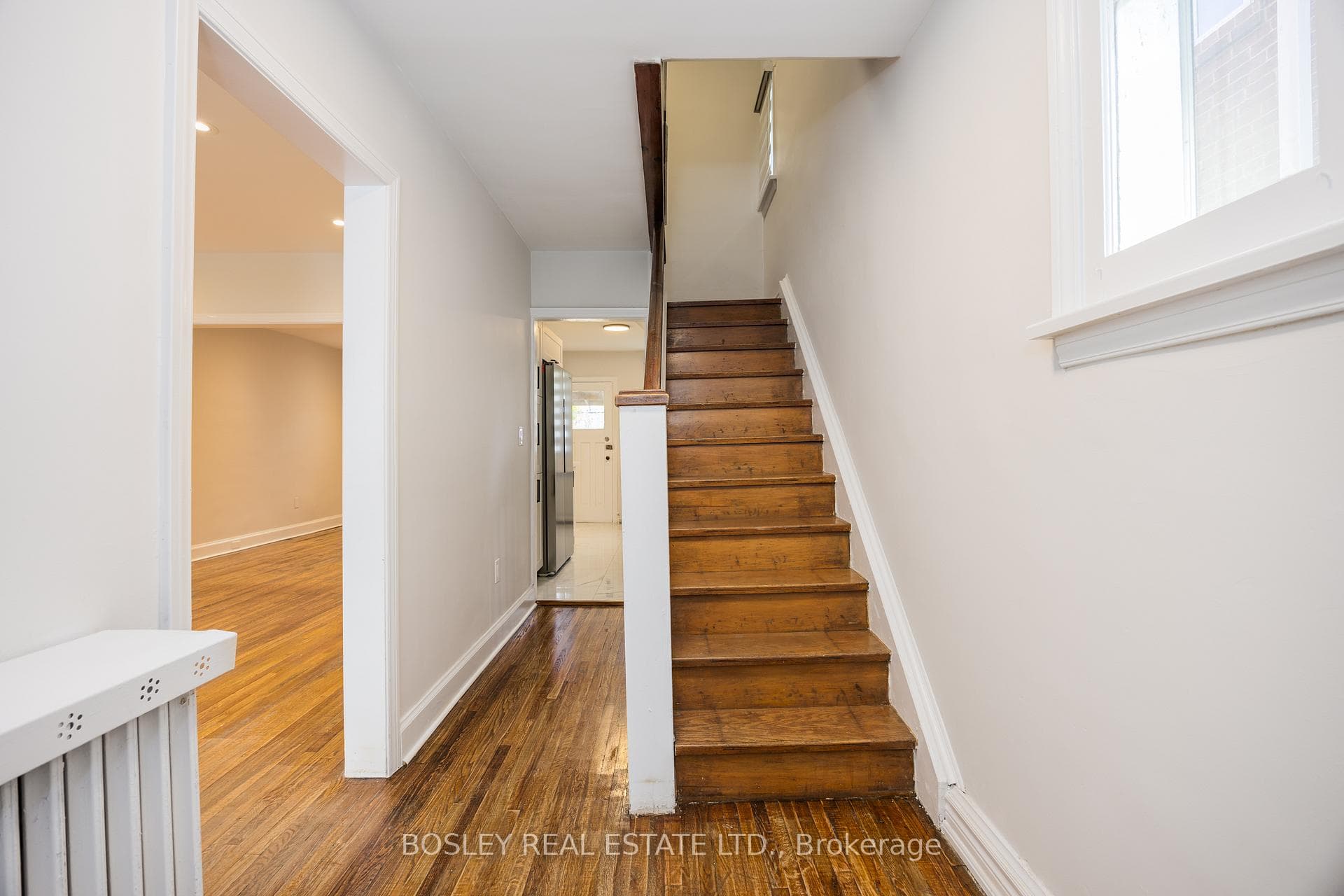382 Merton Street photo 2