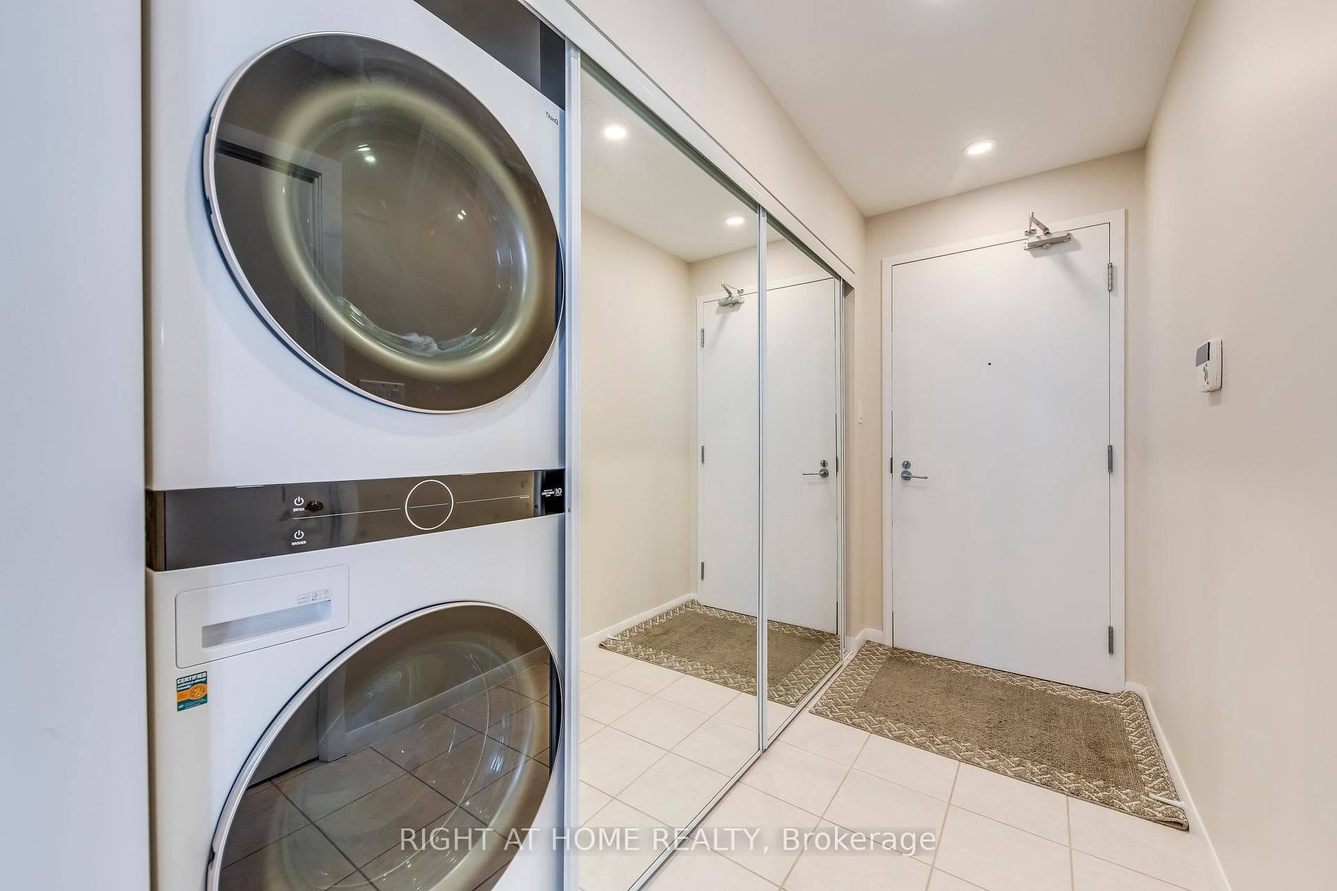 38 Grenville Street Unit 3803 photo 20