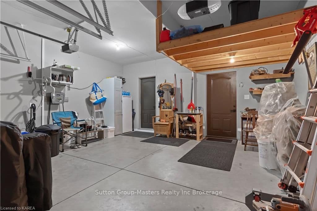 1045 WOODHAVEN Drive photo 43