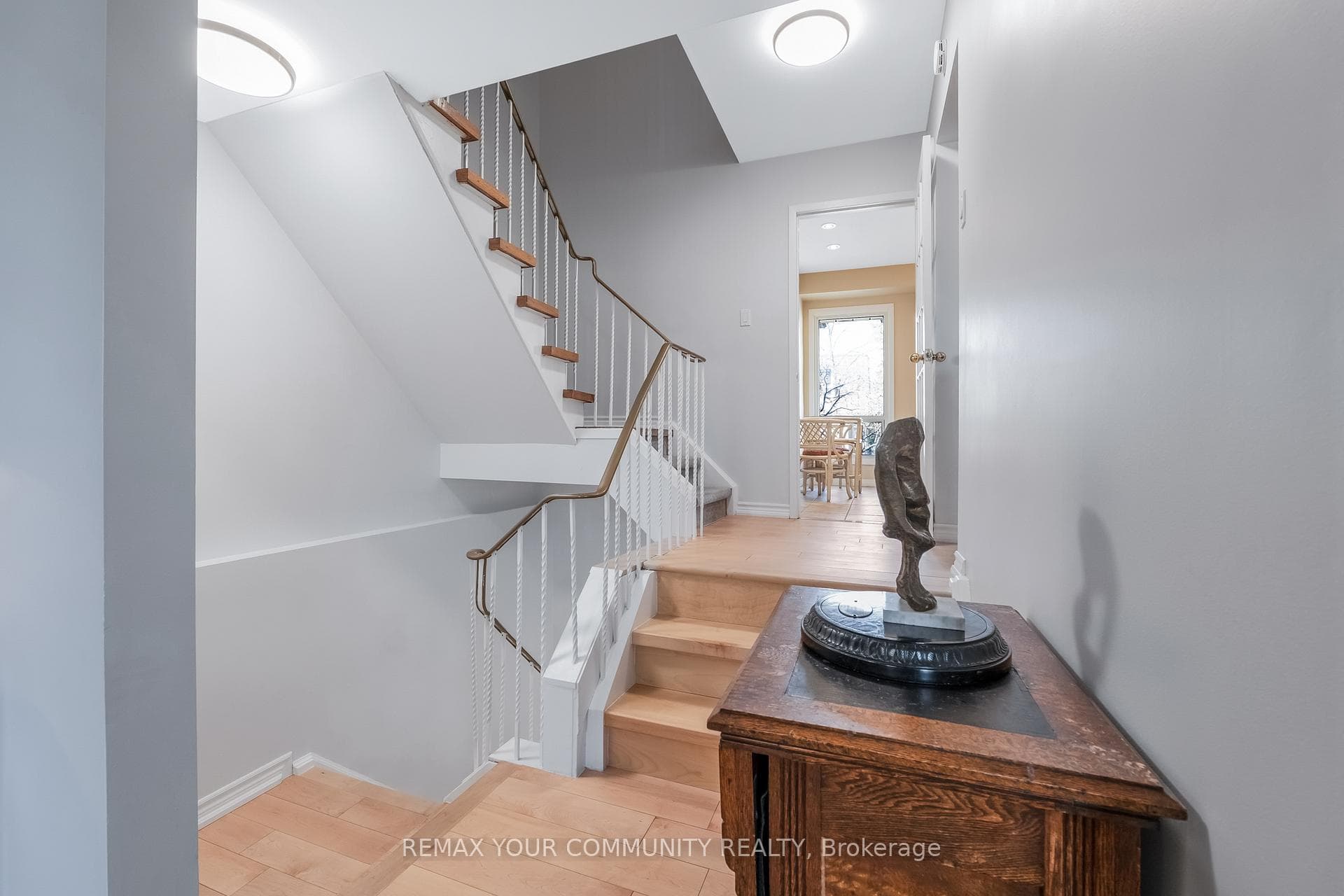 97 Poplar Crescent photo 6
