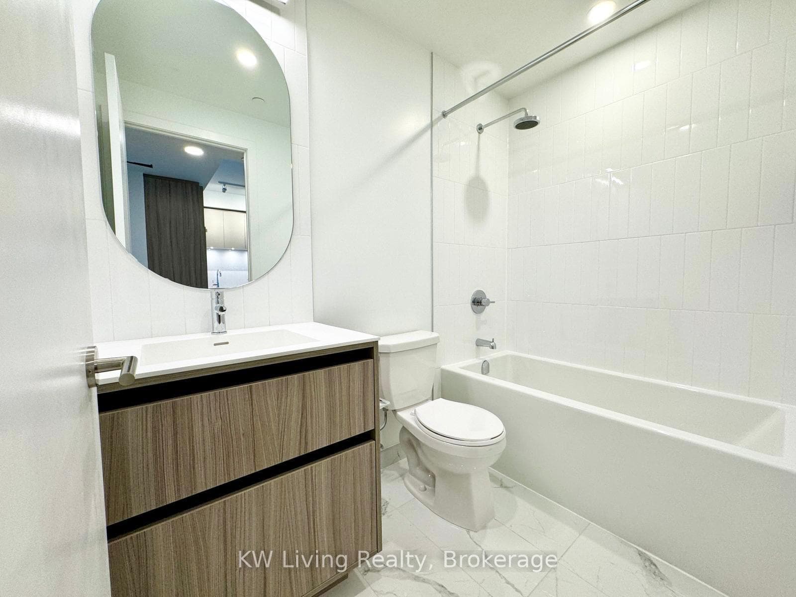 7950 Bathurst Street Unit 818 photo 12