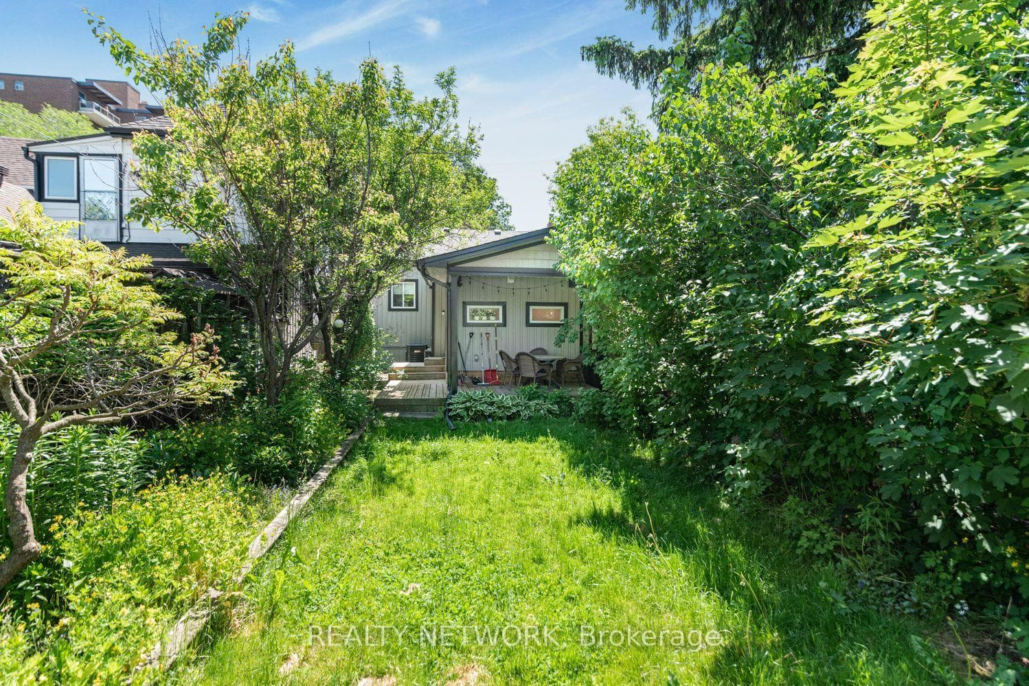 134 Erie Avenue photo 42