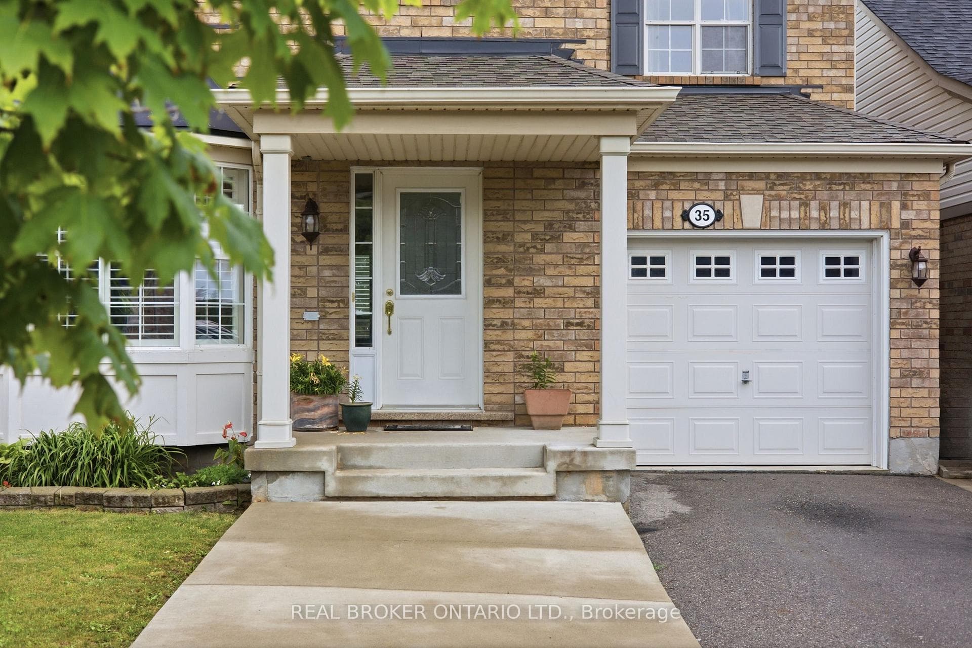 35 Bonavista Drive photo 2
