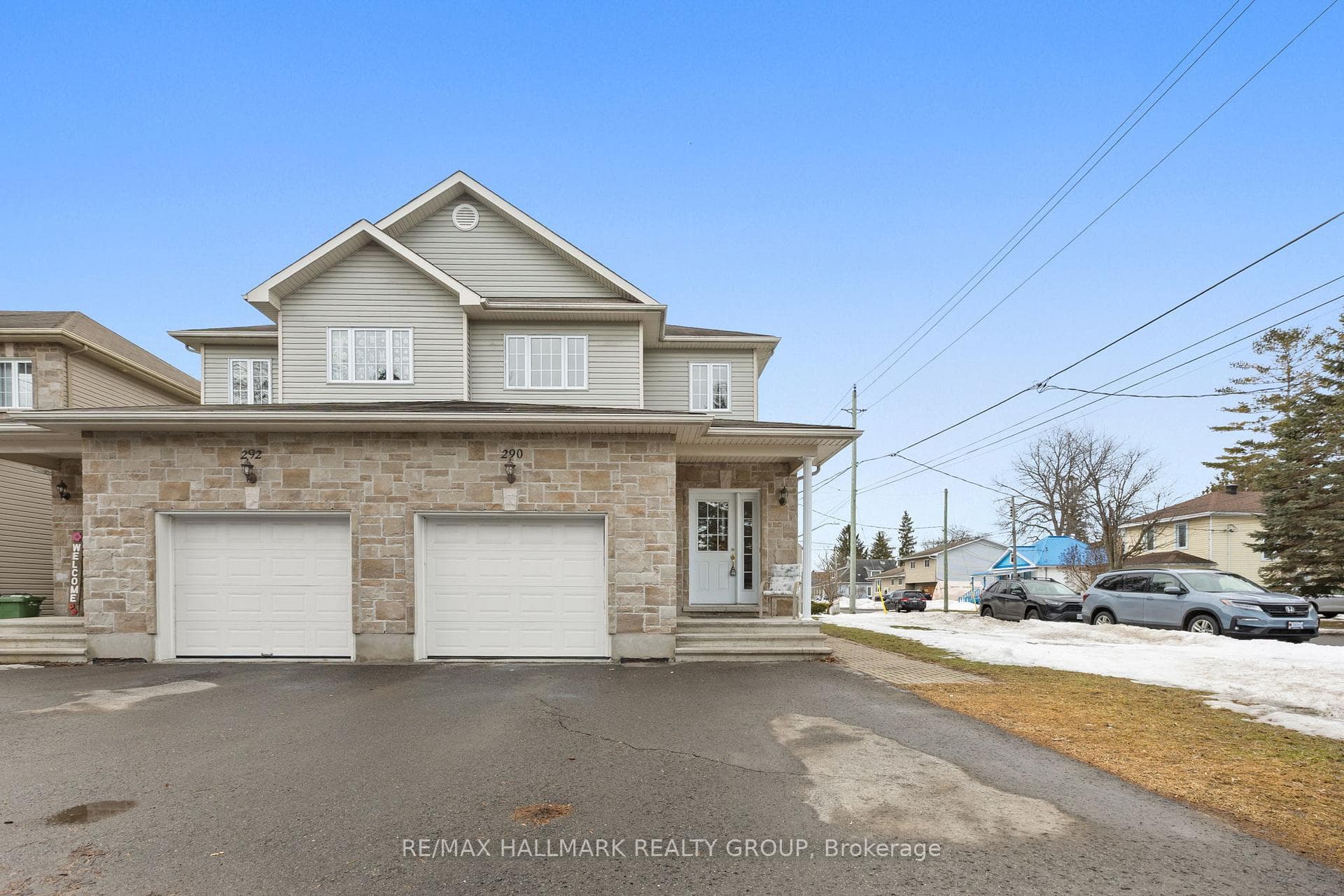 290 Maple Street photo 1