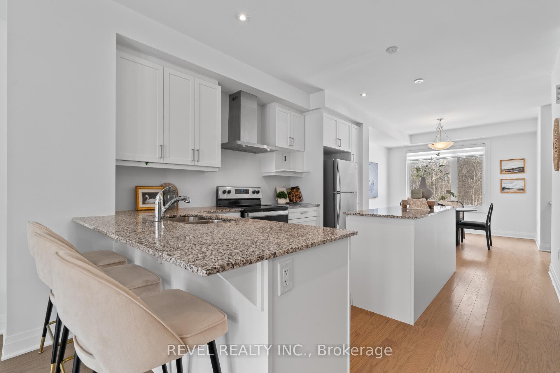 4064 Kadic Terrace photo 8