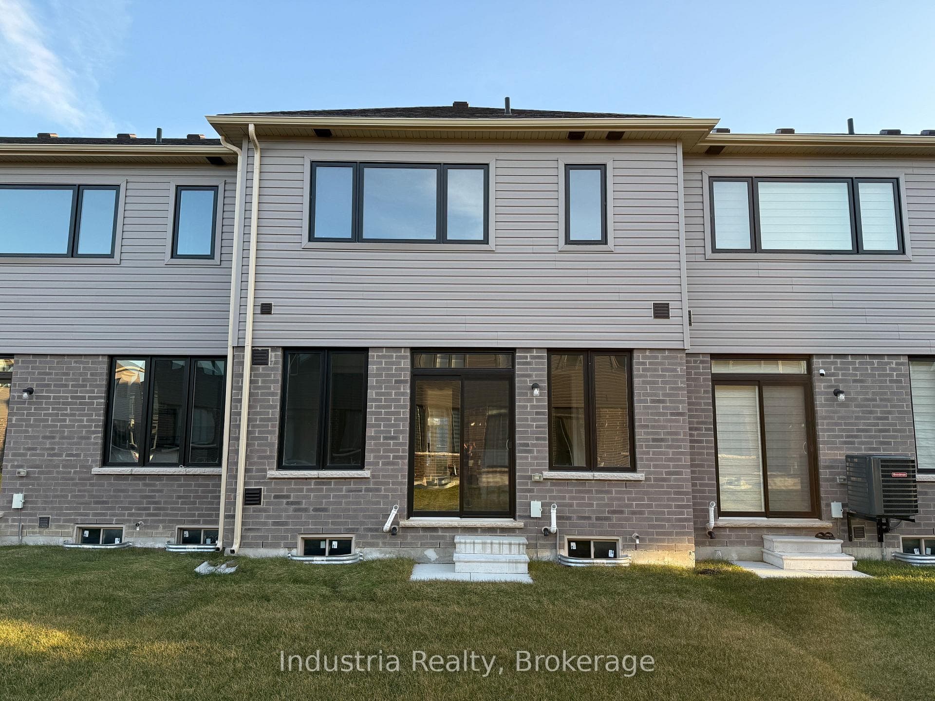 12 Hickey Lane photo 2