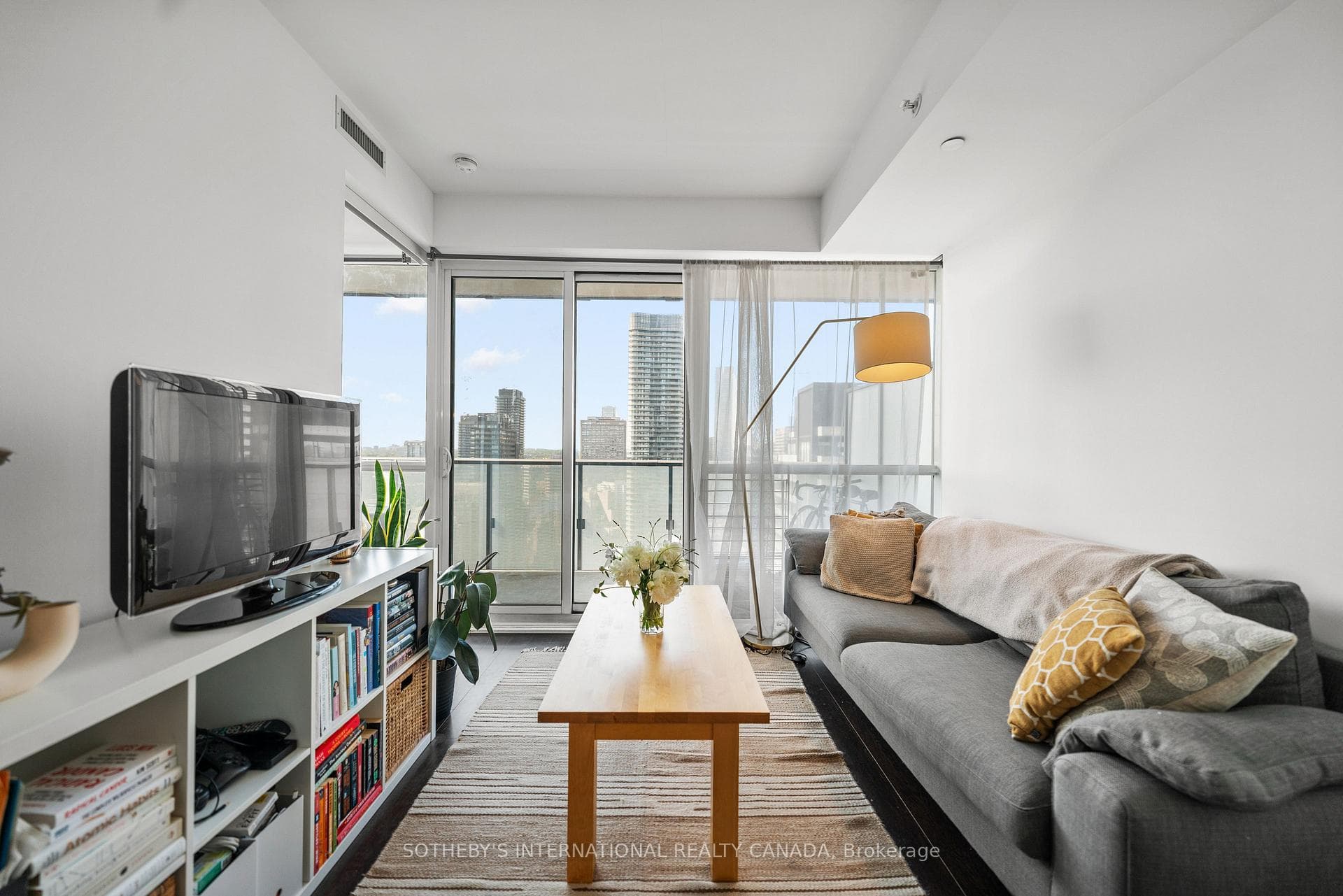 15 Grenville Street Unit 4007 photo 5