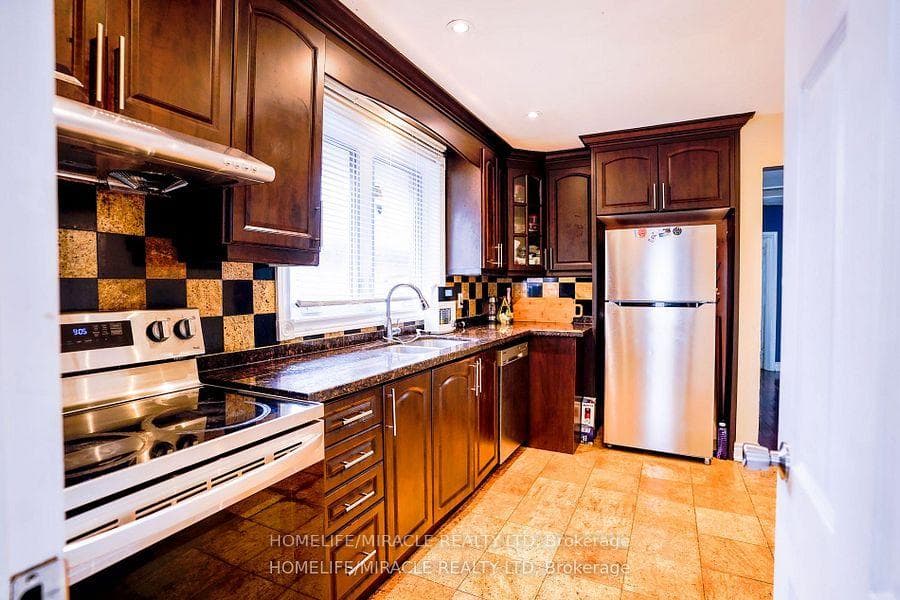 82 Sedgemount Drive photo 24