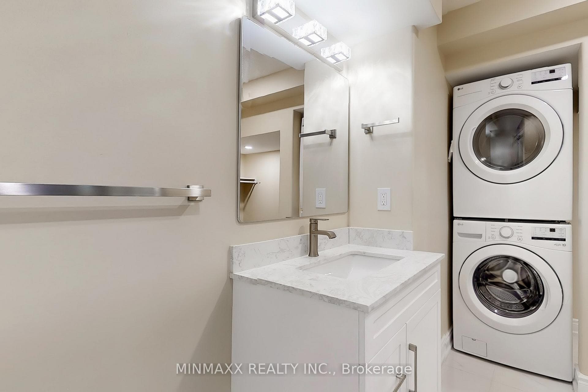 465 Thornborrow (2-Bed Walkout Bsmt Apt) Court photo 27