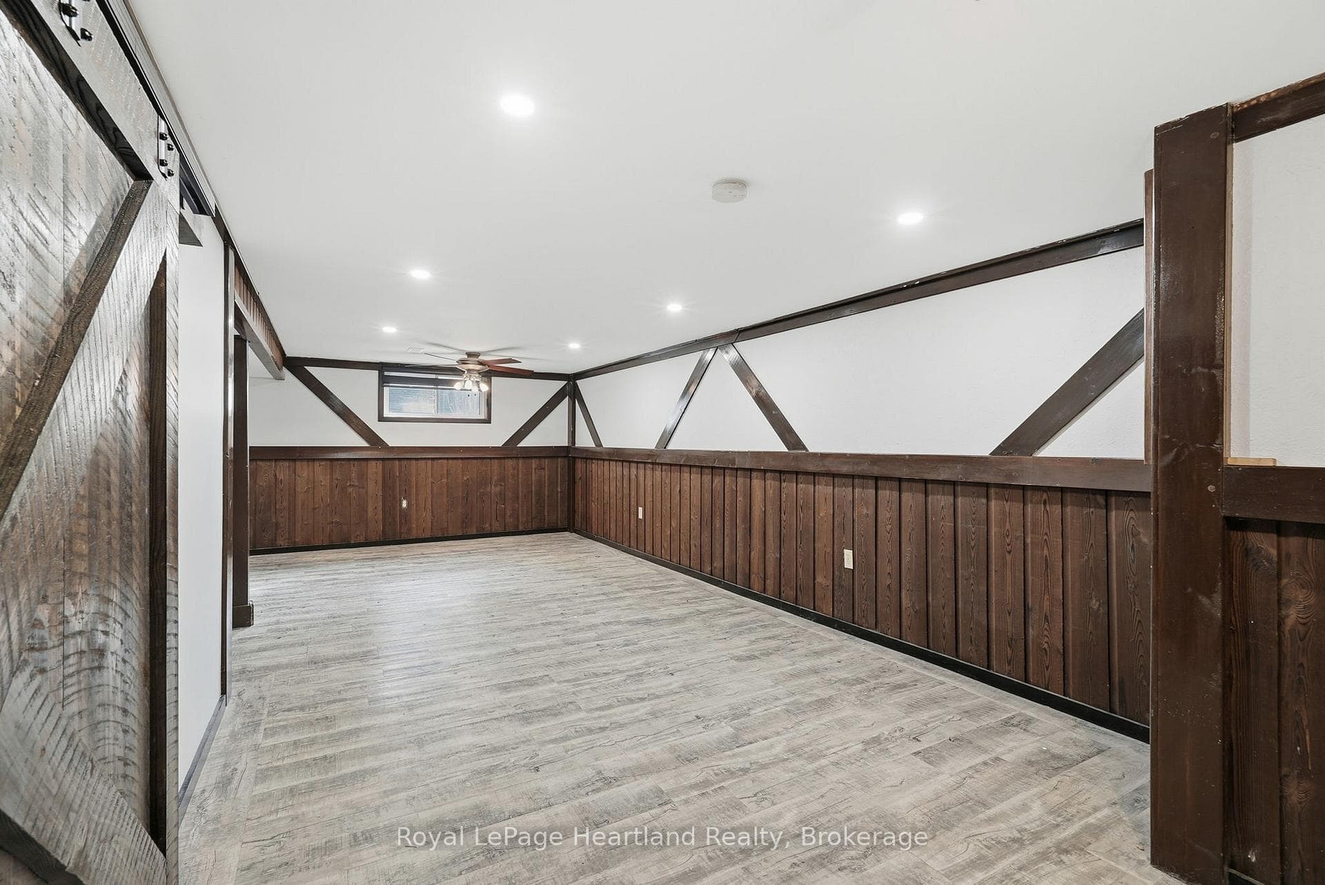 292 Wellington Street photo 18