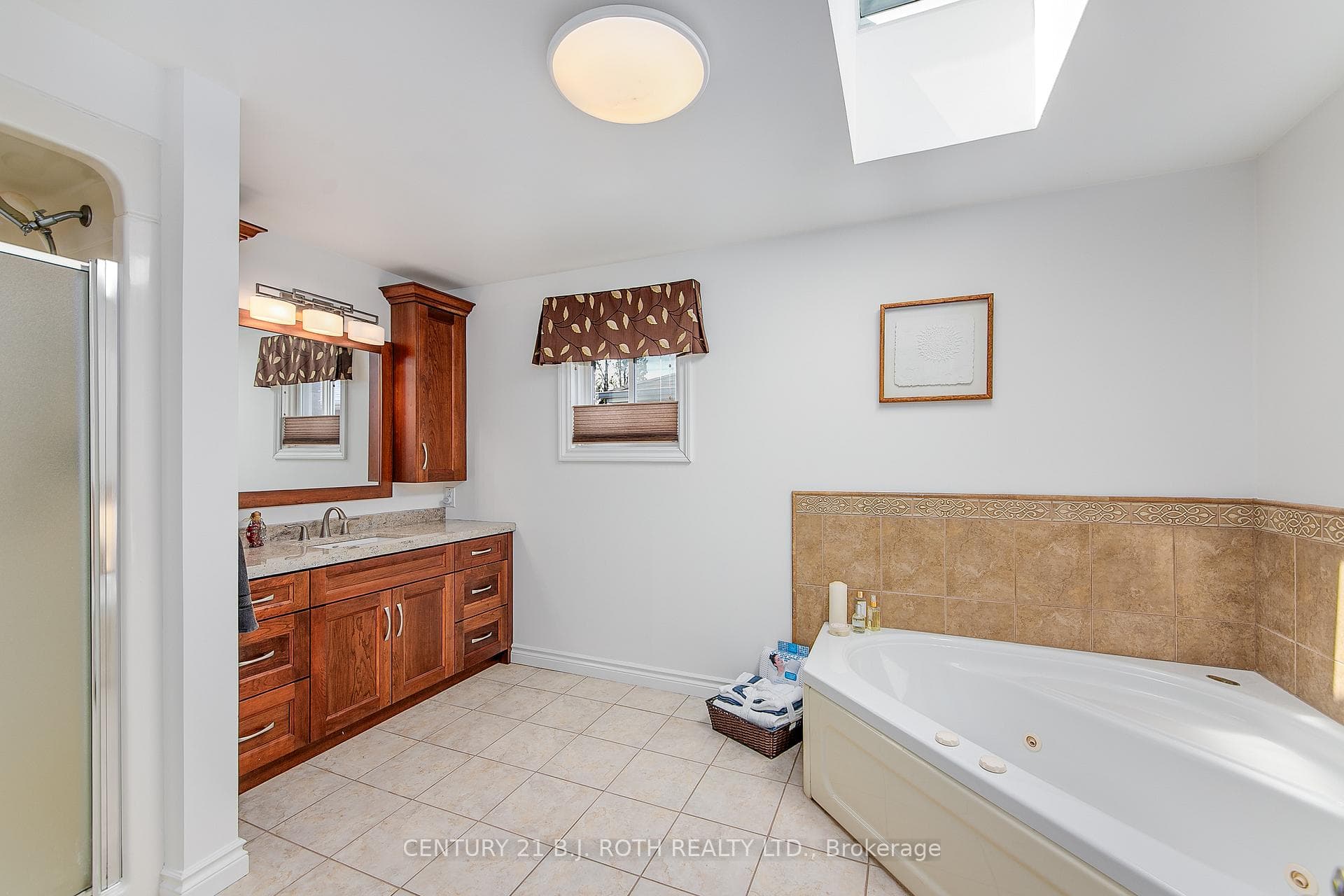 Spa like principle bath
