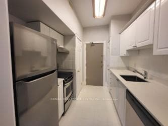 129 Walmer Road Unit 2 photo 5