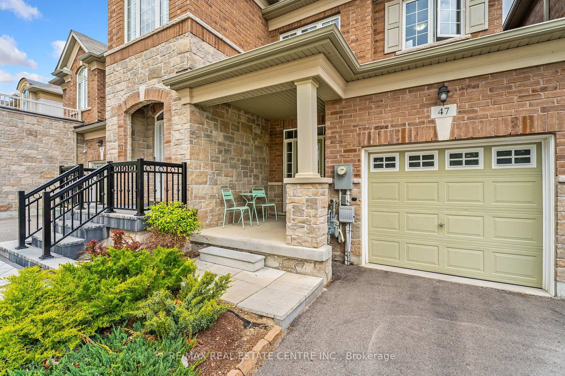 47 Ridgegate Crescent photo 3