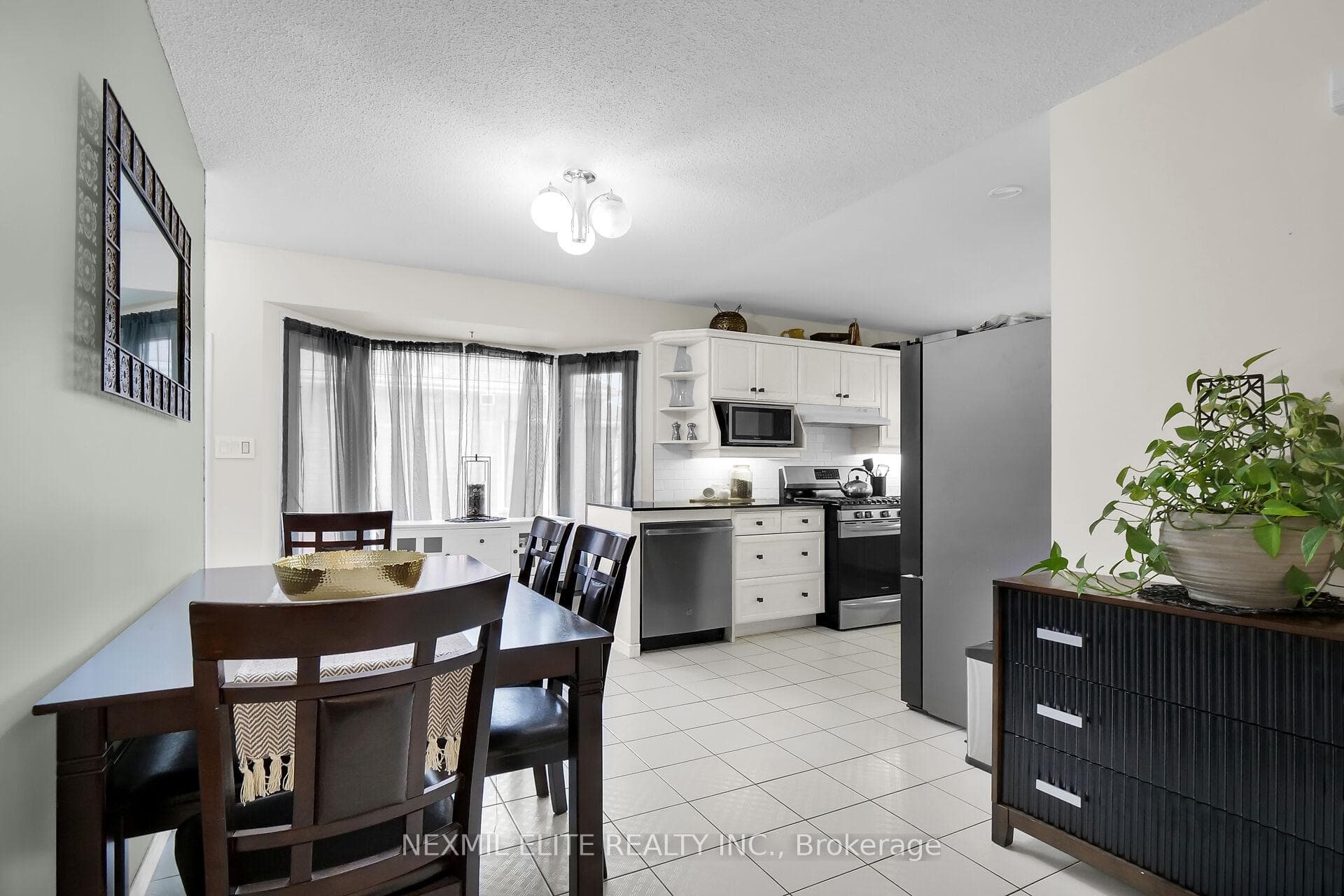 1610 Jalna Boulevard photo 10