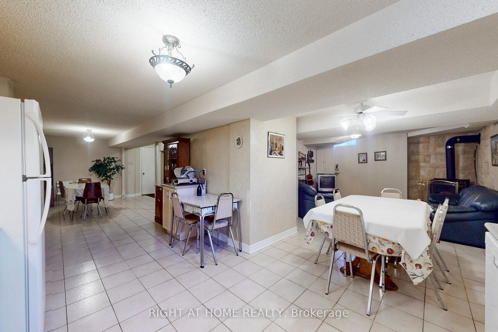 260 Avro Road photo 27