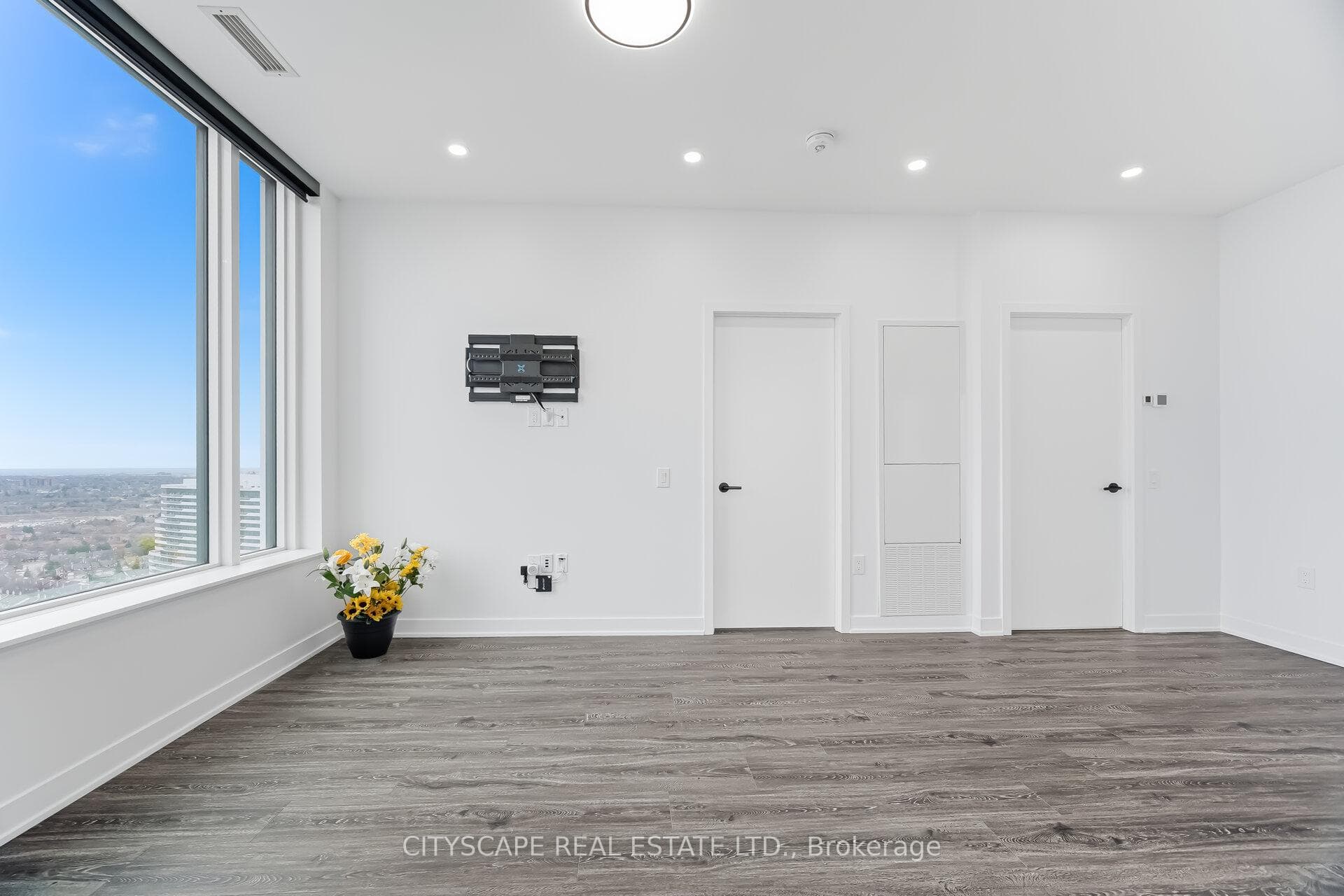 2495 Eglinton Avenue Unit 2711 photo 9