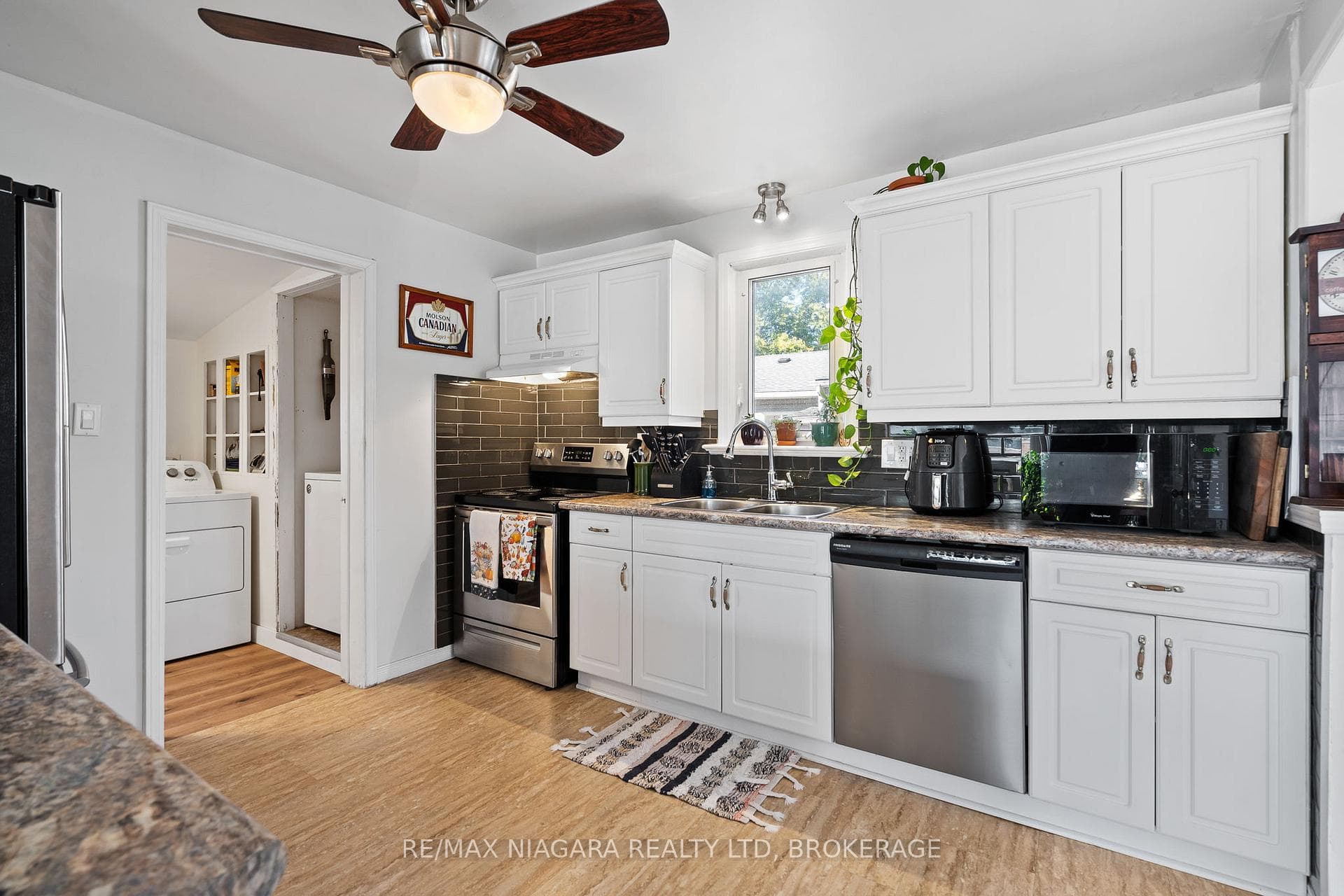 70 Beatrice Street photo 6