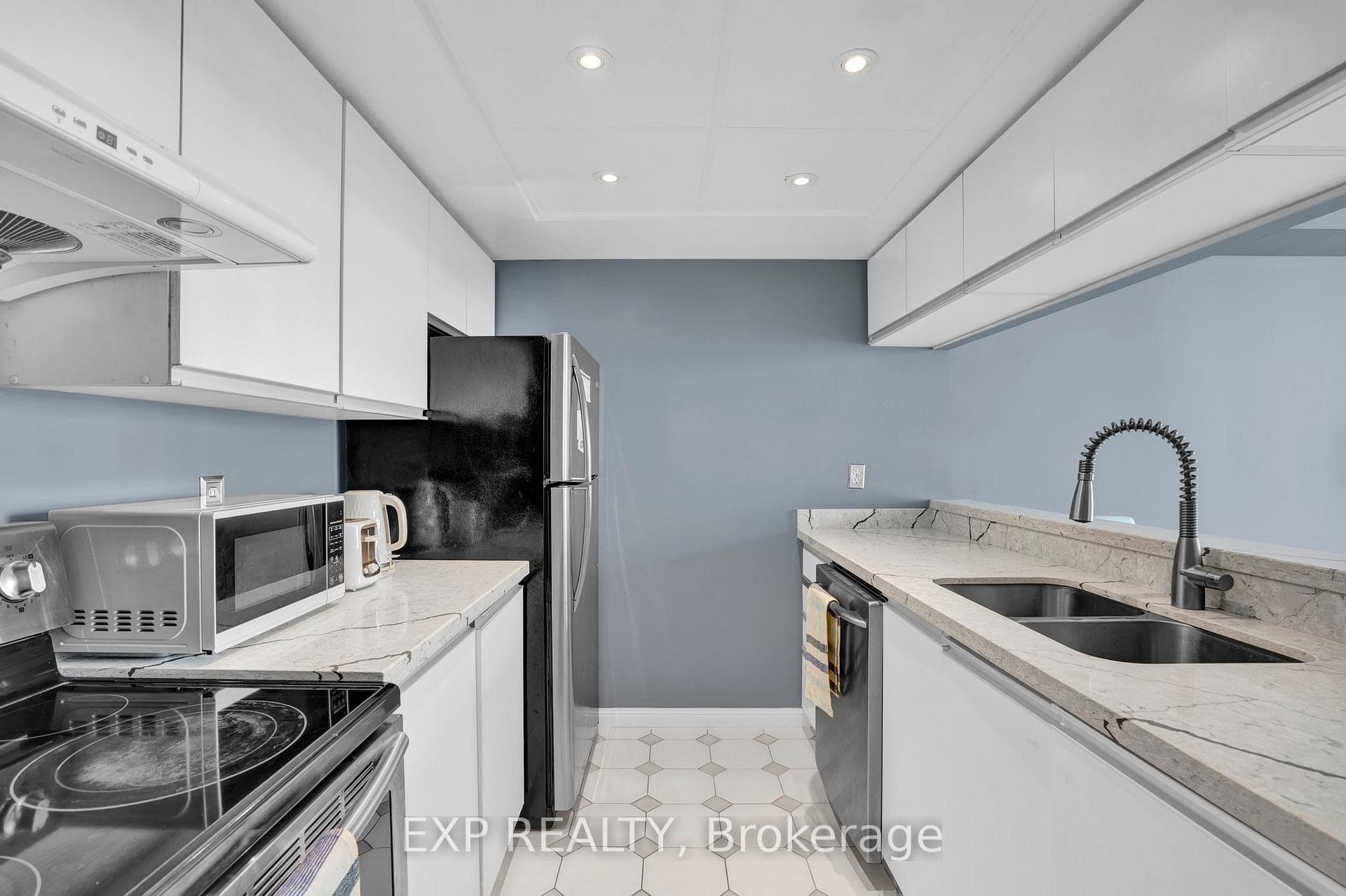 101 Subway Crescent Unit 1001 photo 11