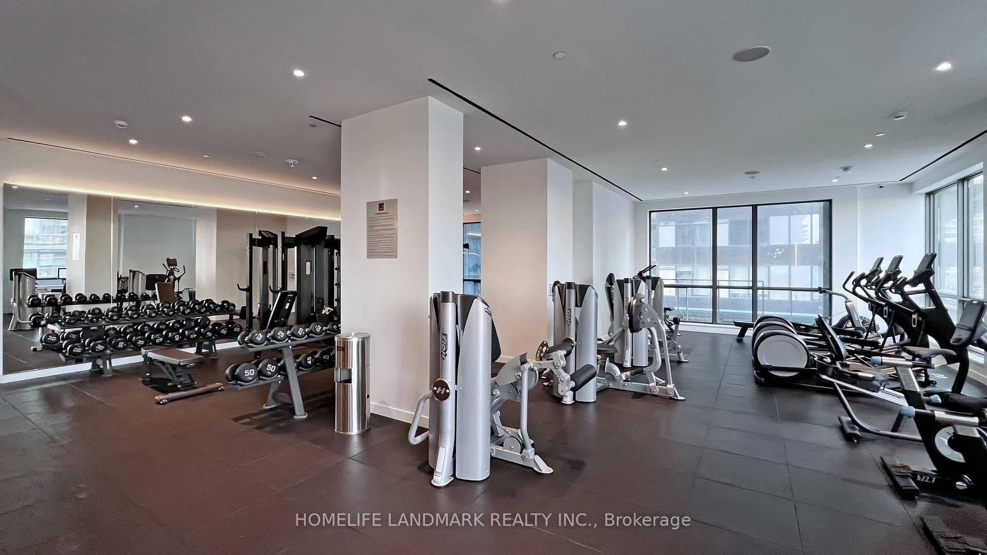 39 Roehampton Avenue Unit 3702 photo 40