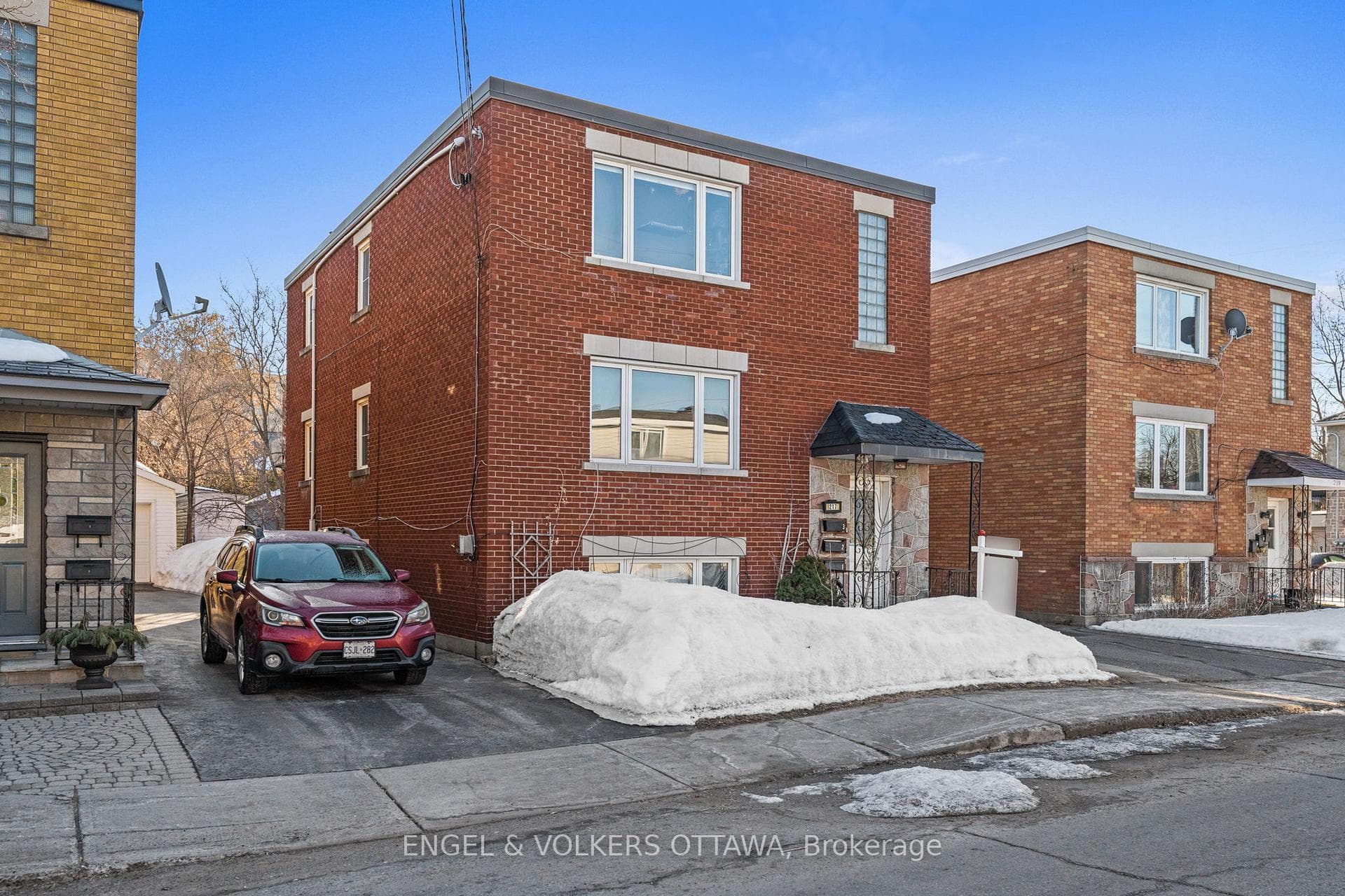 217 GRANVILLE Street photo 5