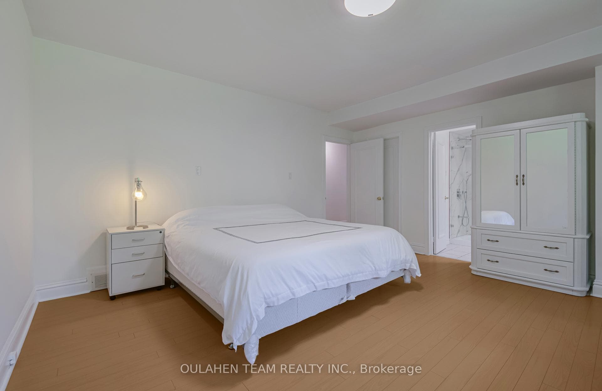 28 Uplands Avenue photo 16