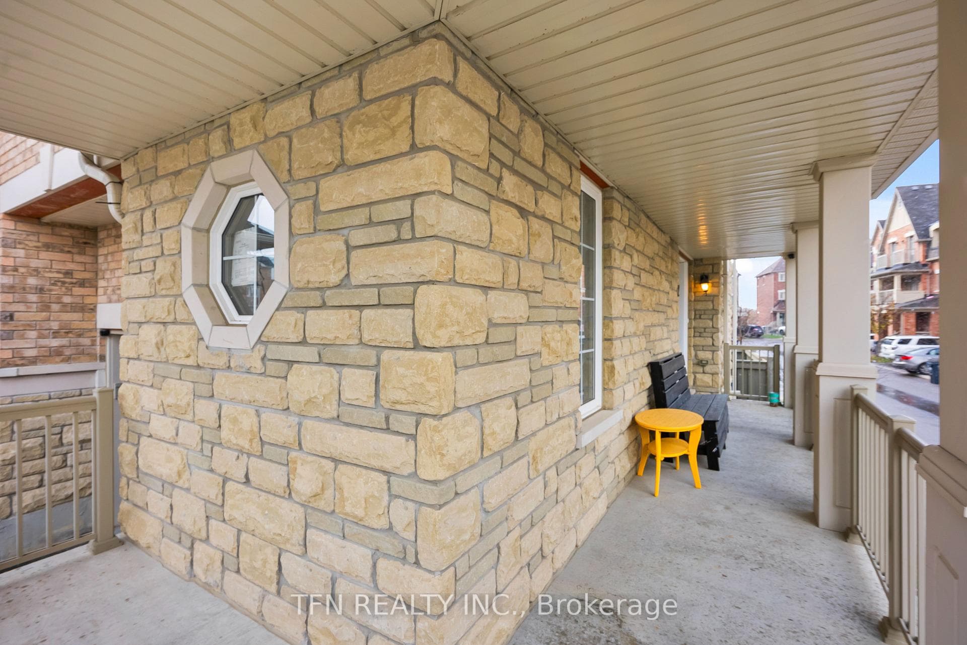 2 Shiff Crescent photo 39
