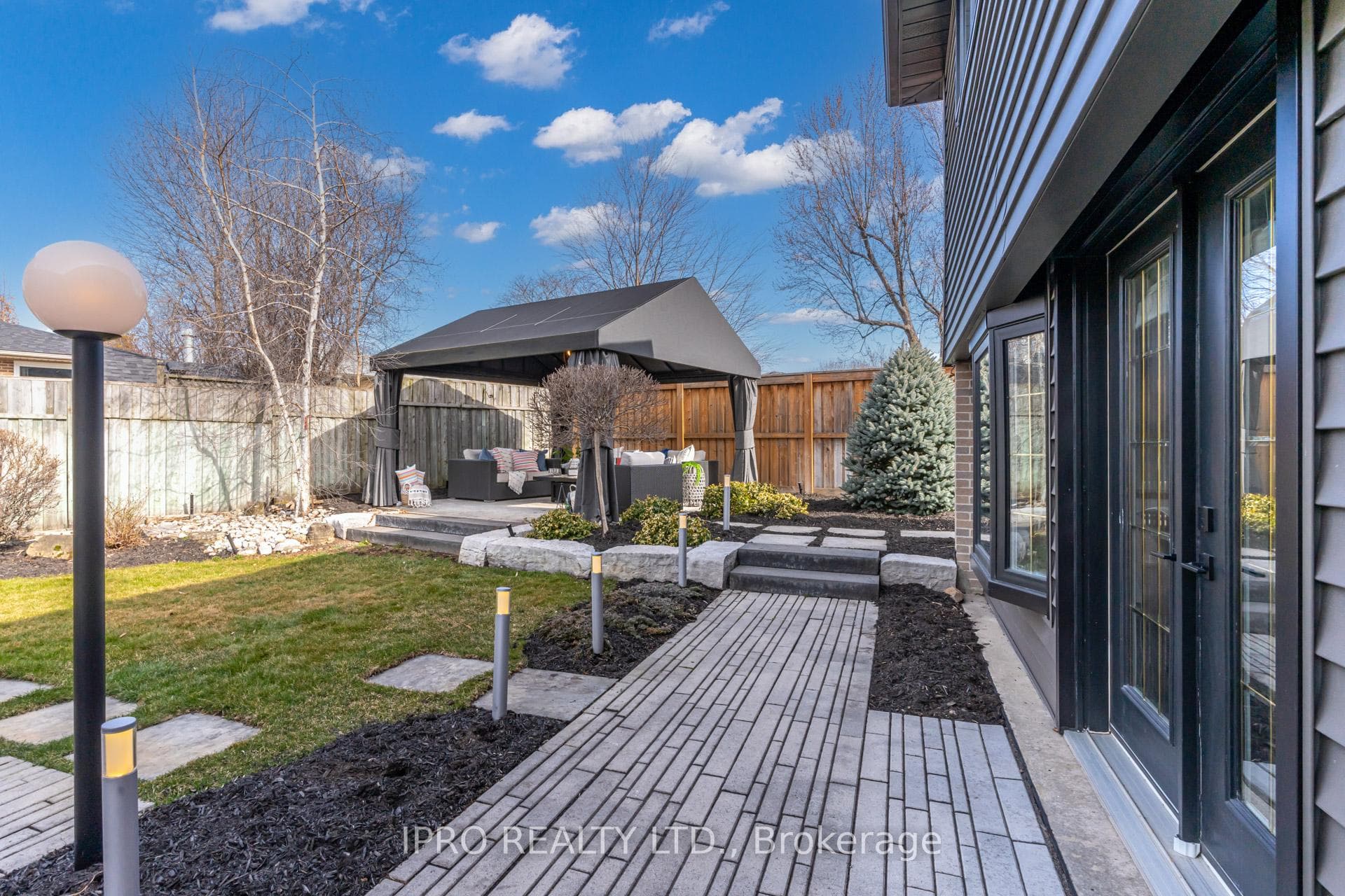 43 Ferndale Crescent photo 26