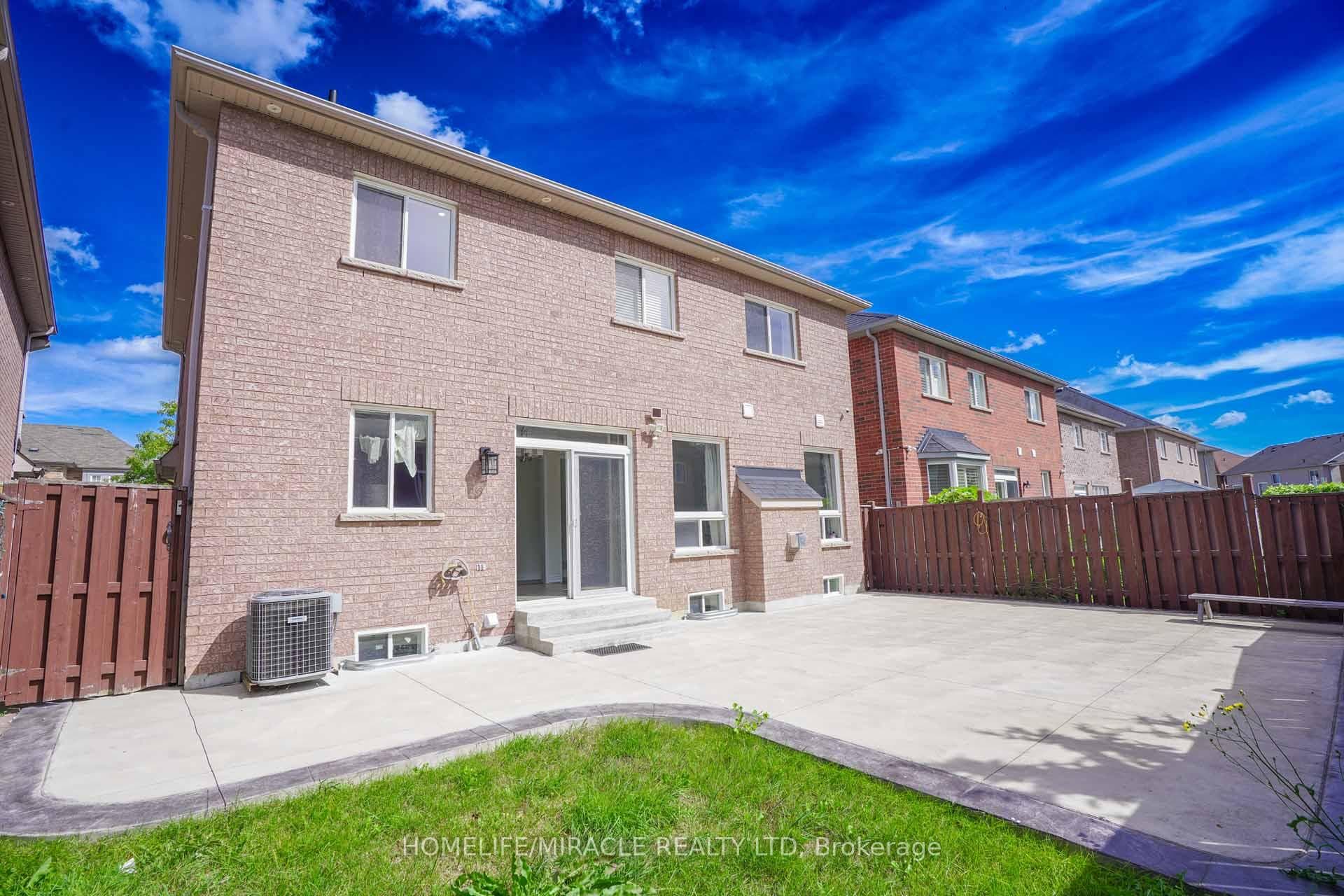 20 Cragg Crescent photo 17