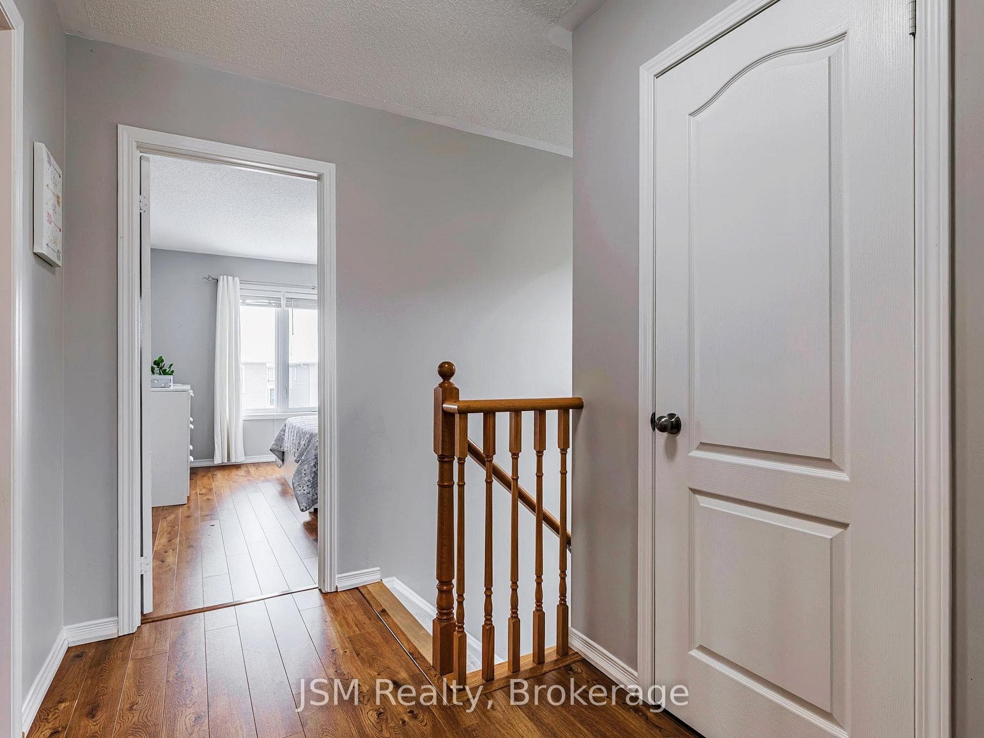 54 Armstrong Crescent photo 16