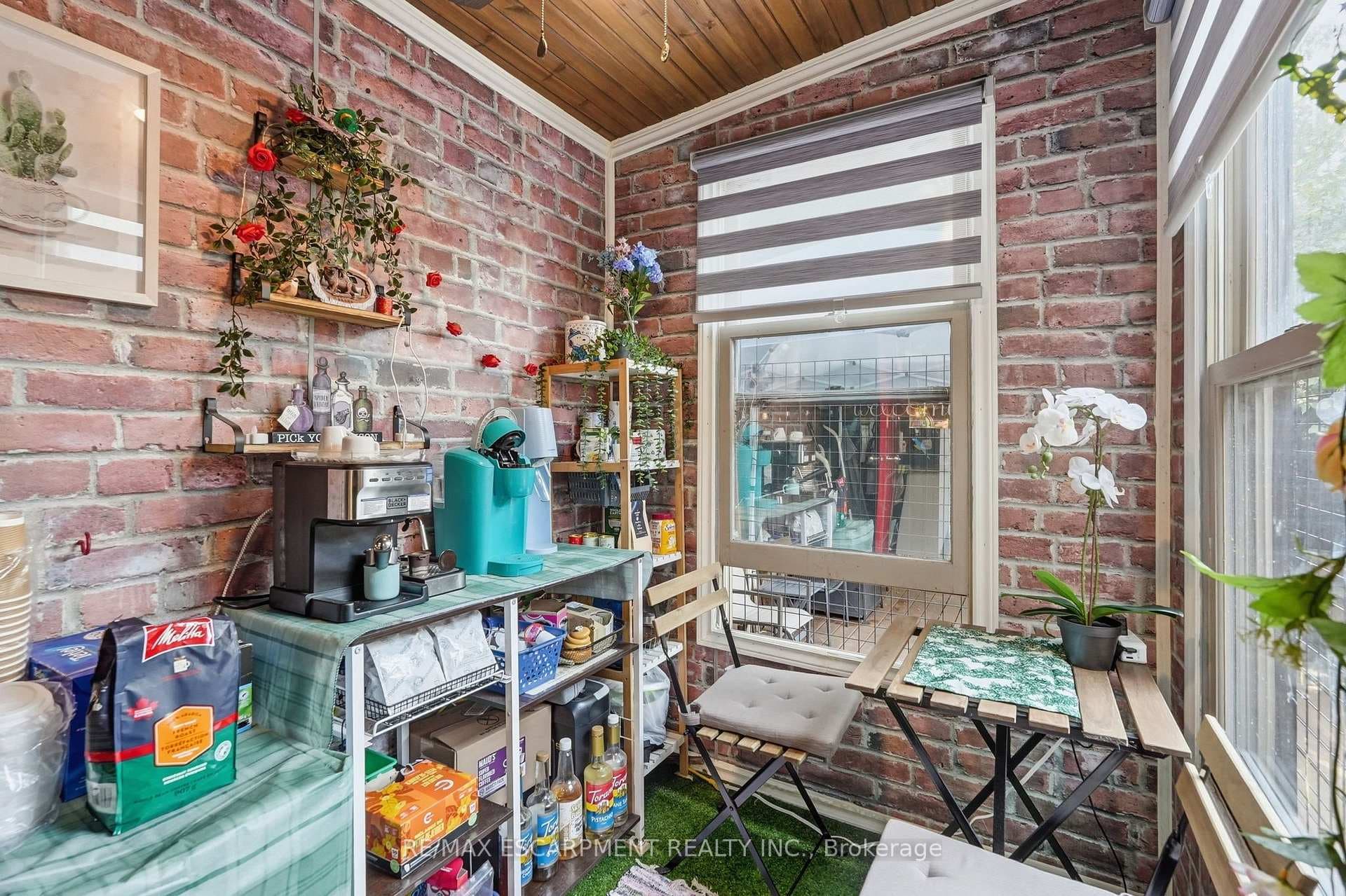 182 Cavell Avenue photo 16